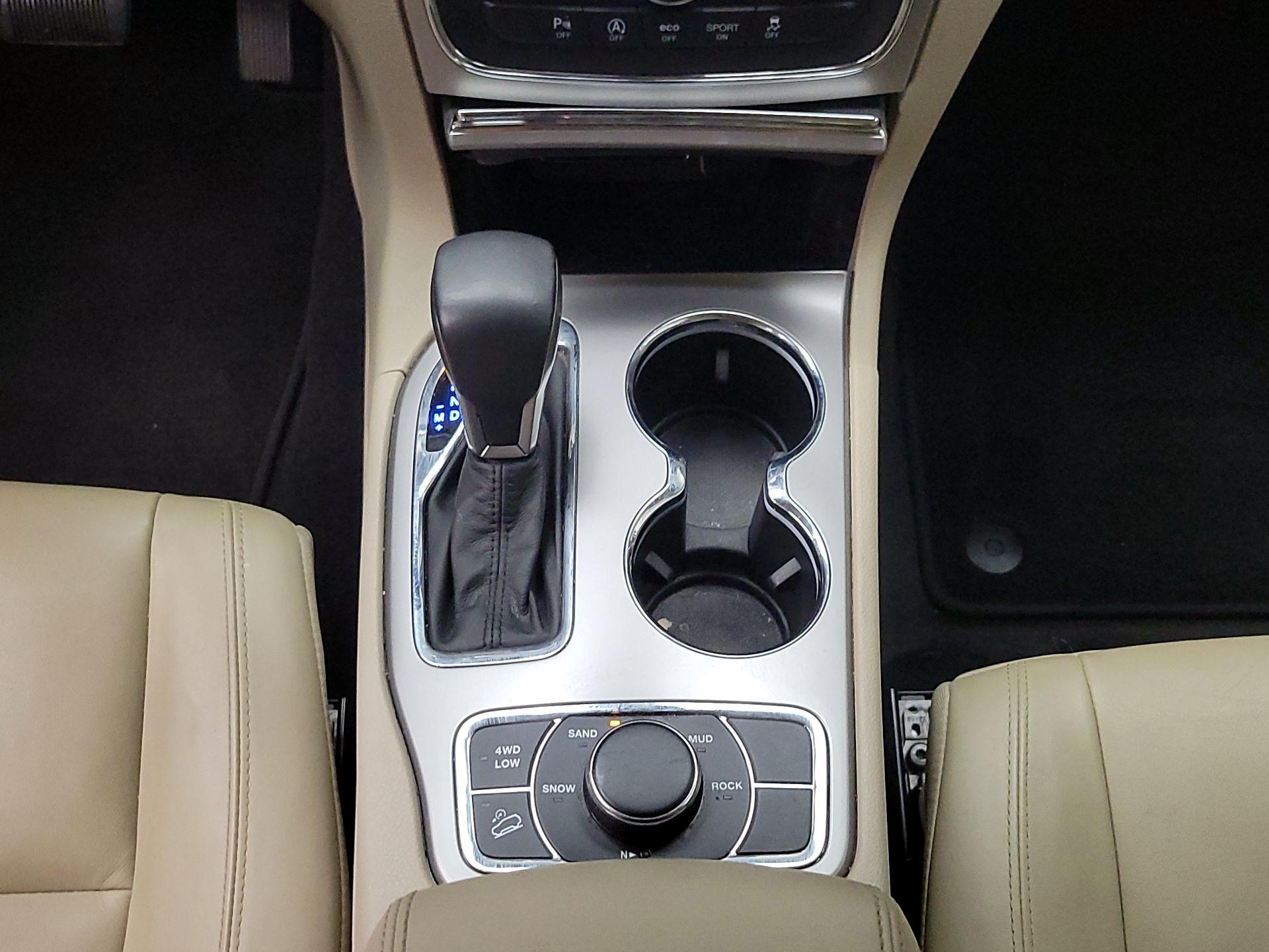 Thumbnail: 2018 Jeep Grand Cherokee - 17