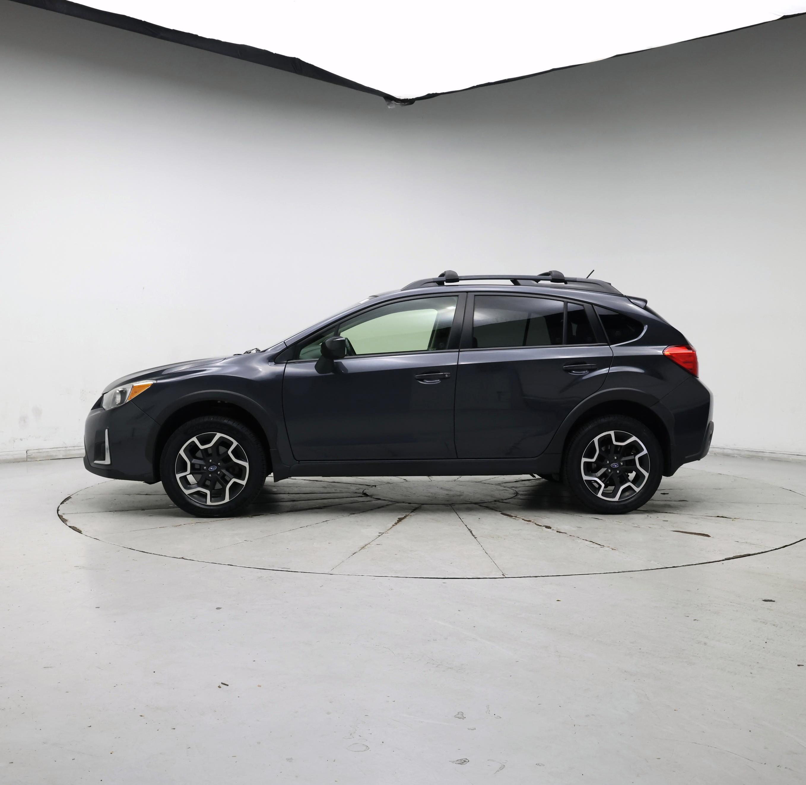 Thumbnail: 2017 Subaru Crosstrek - 3