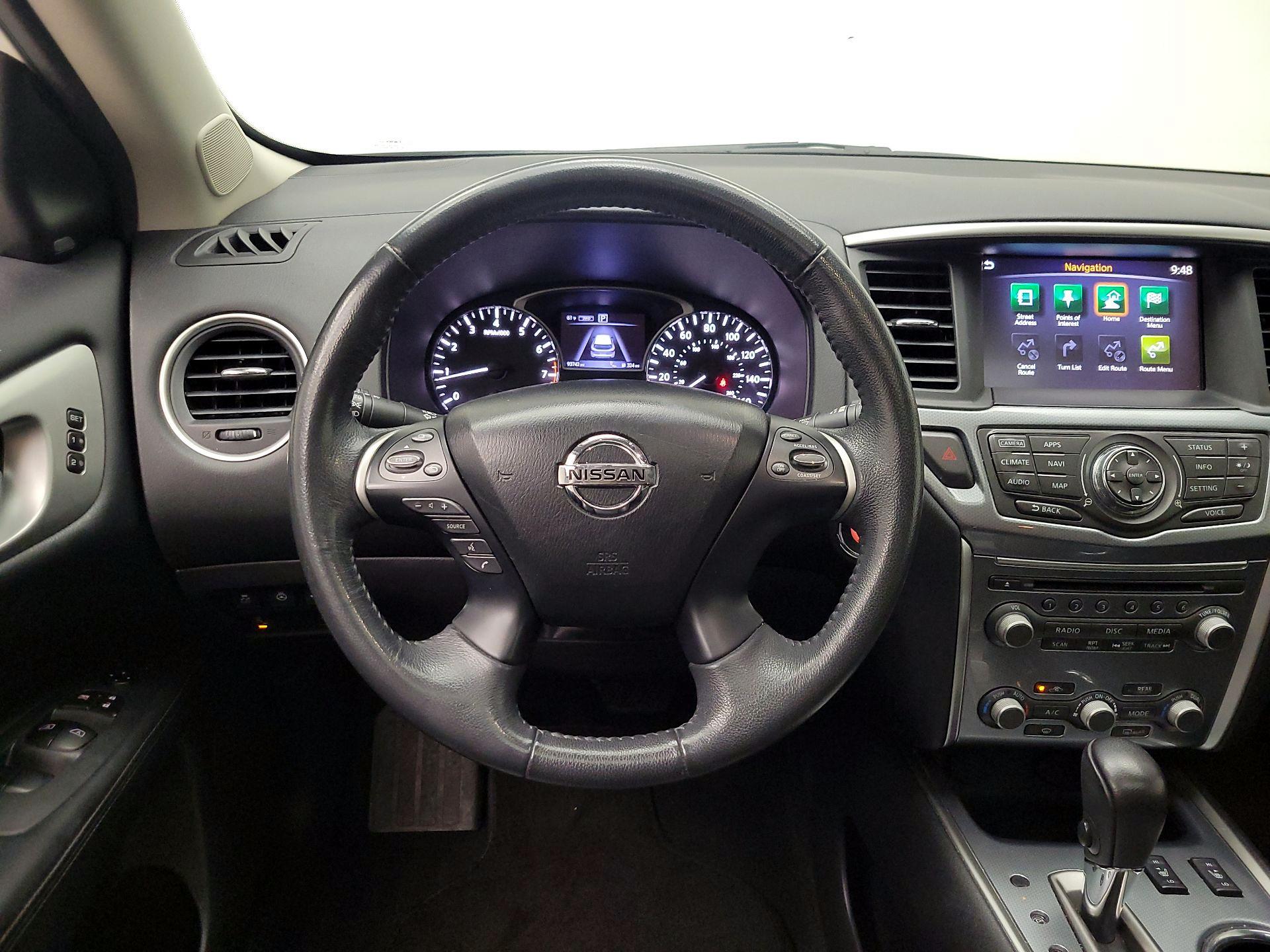 Thumbnail: 2017 Nissan Pathfinder - 10