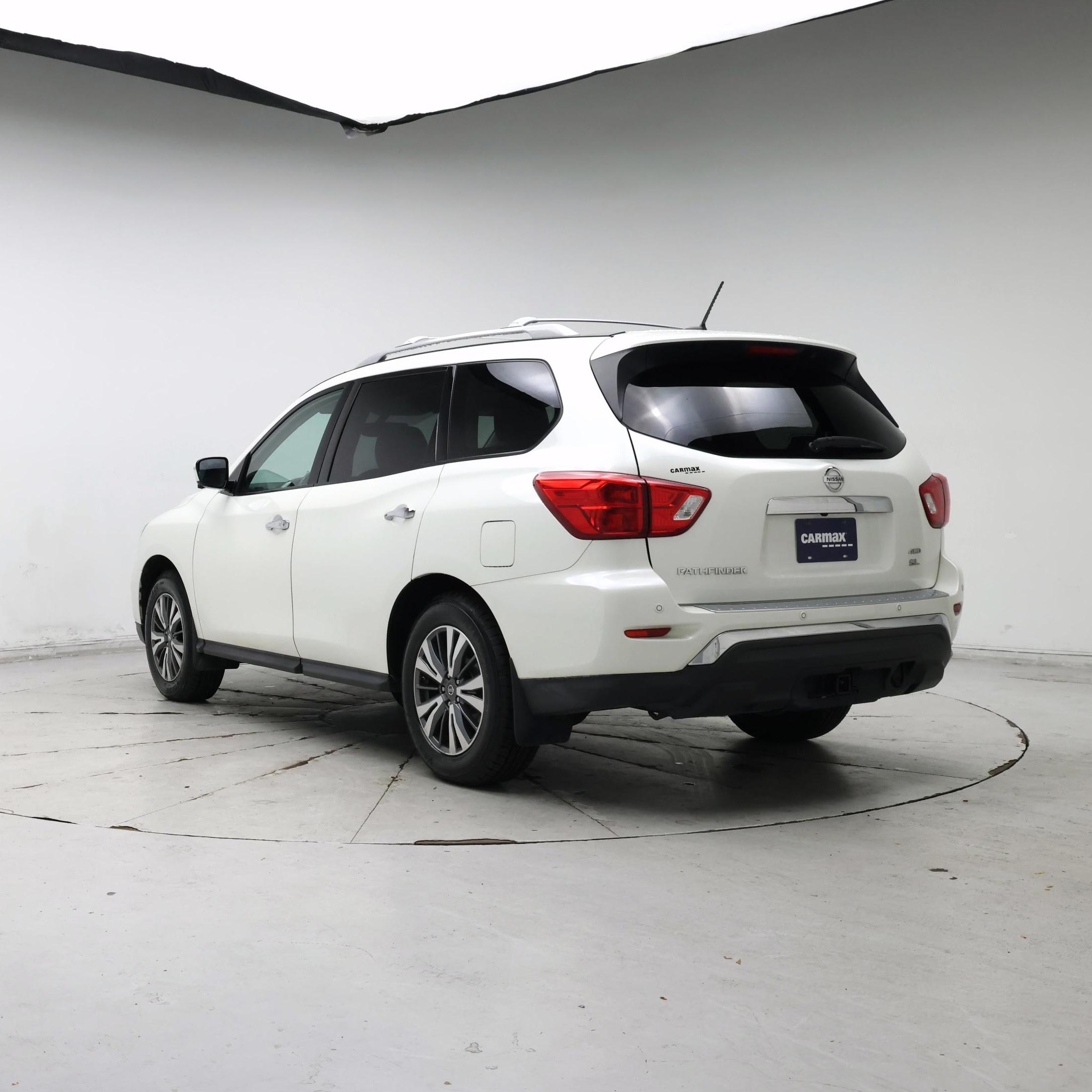 Thumbnail: 2017 Nissan Pathfinder - 2