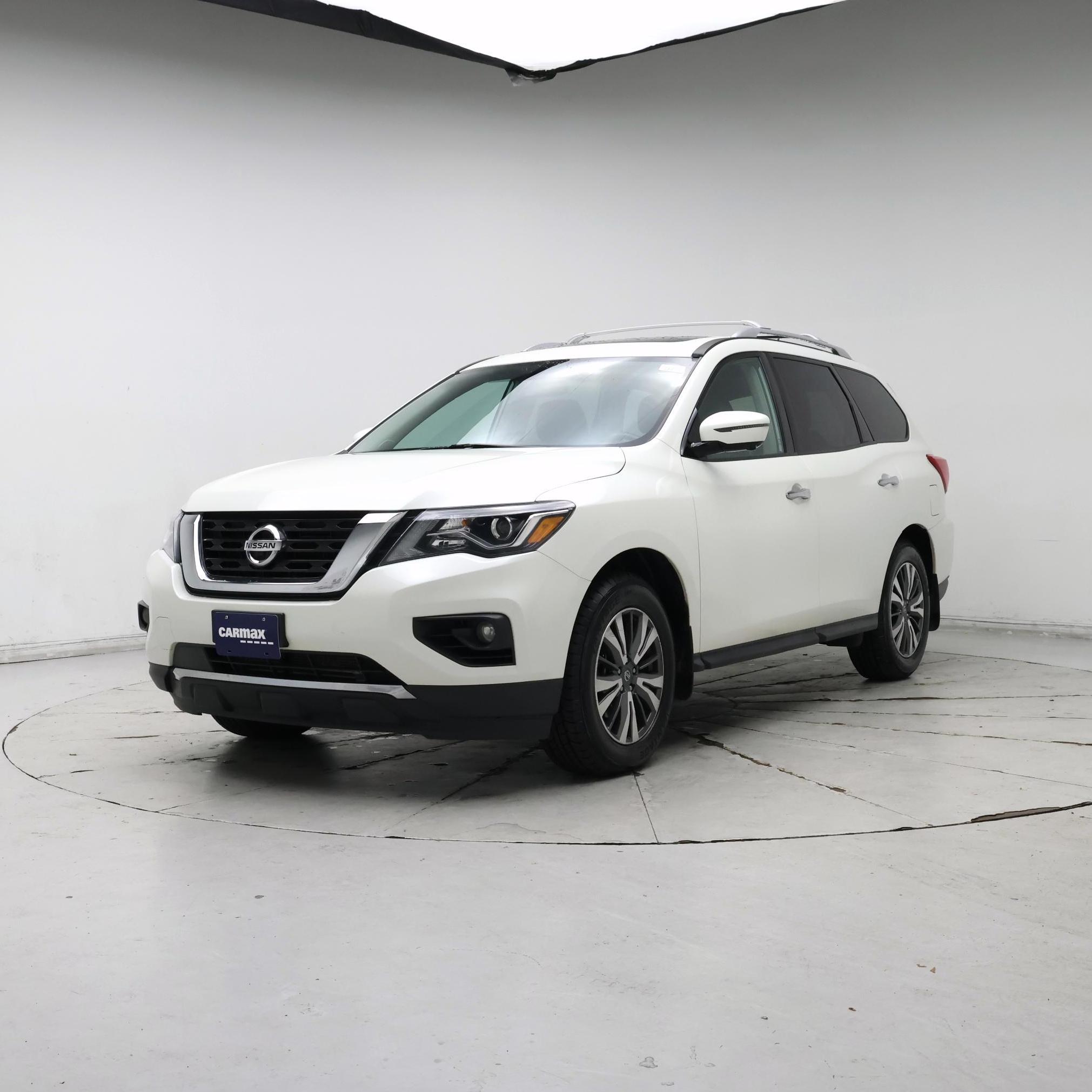 Thumbnail: 2017 Nissan Pathfinder - 4