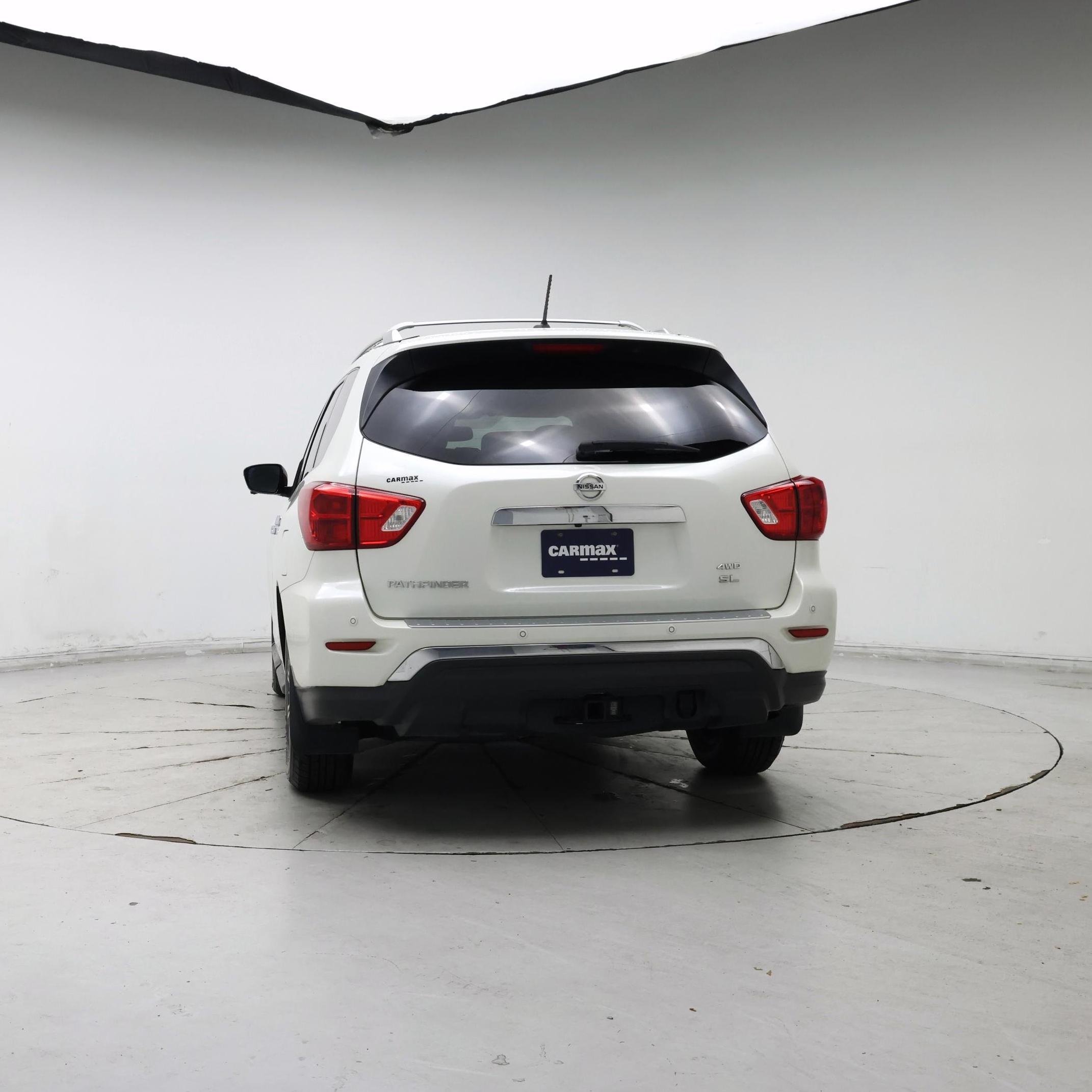 Thumbnail: 2017 Nissan Pathfinder - 6