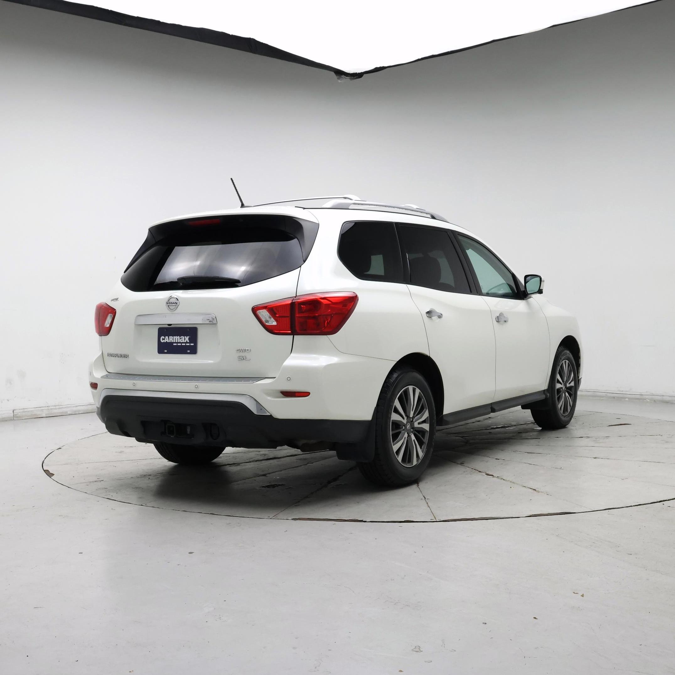 Thumbnail: 2017 Nissan Pathfinder - 8