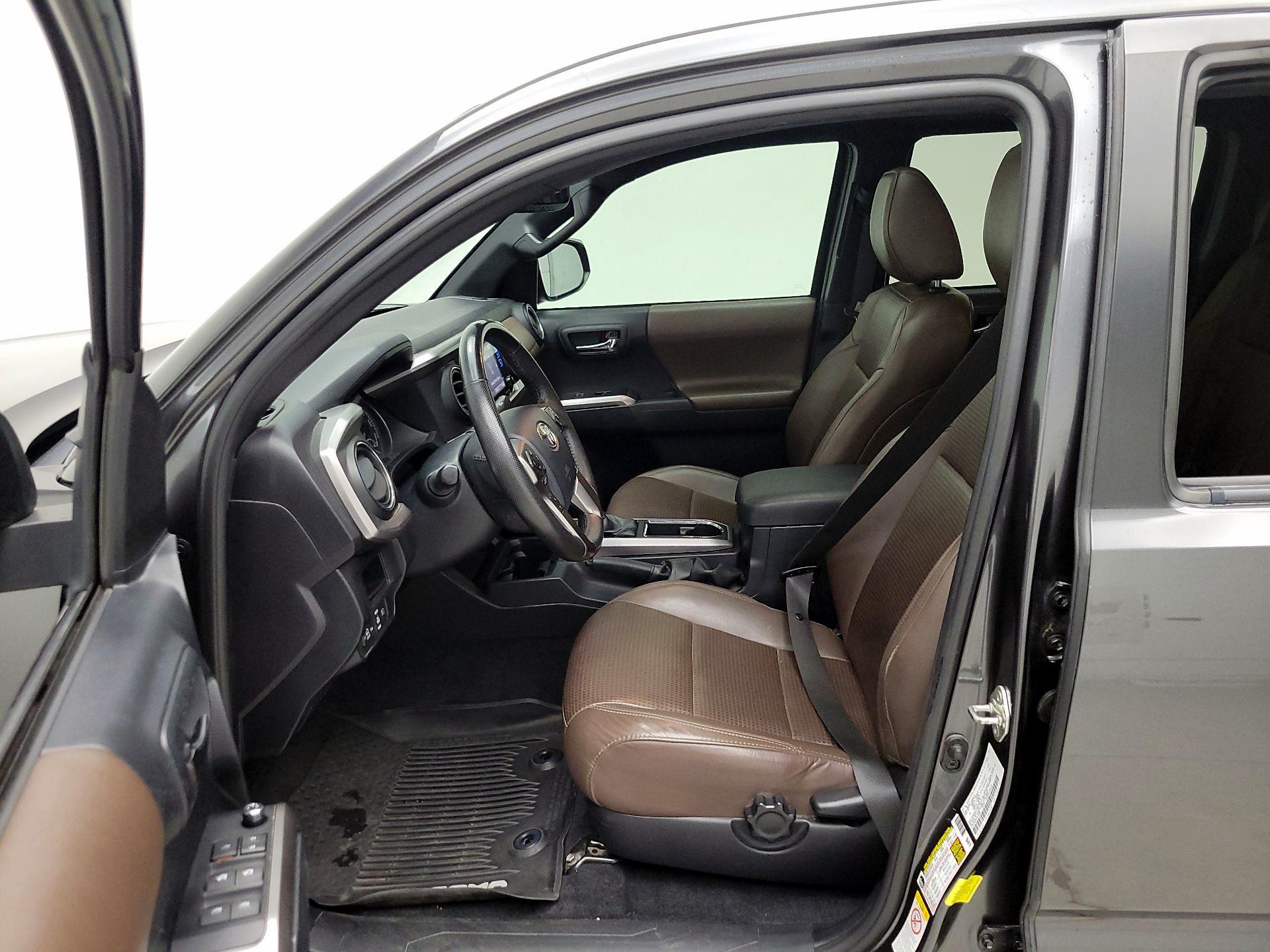 Thumbnail: 2018 Toyota Tacoma - 11