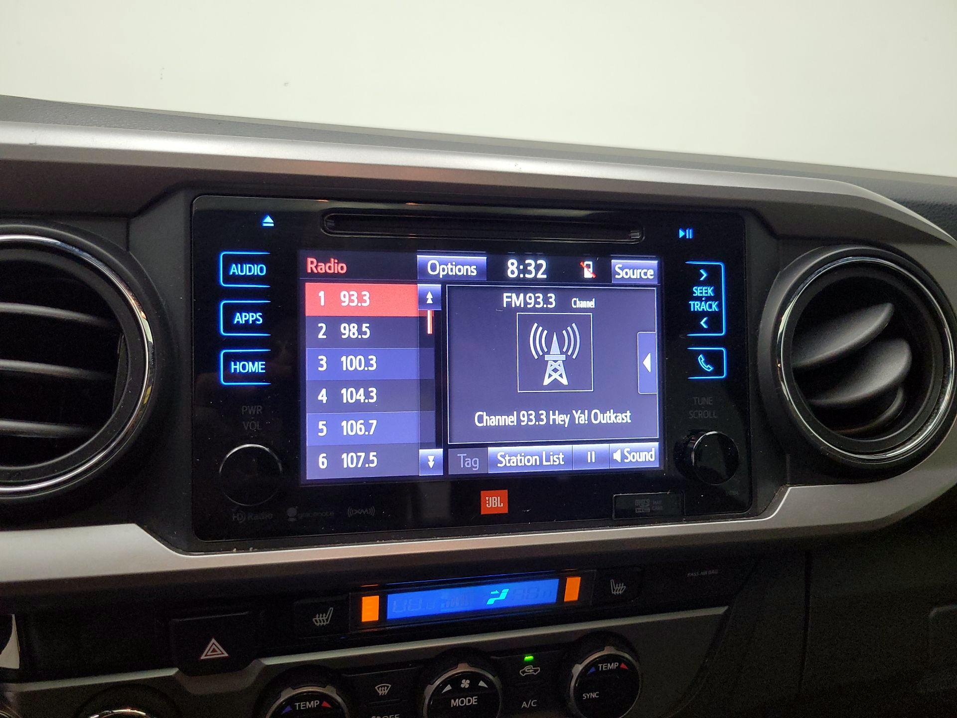 Thumbnail: 2018 Toyota Tacoma - 15