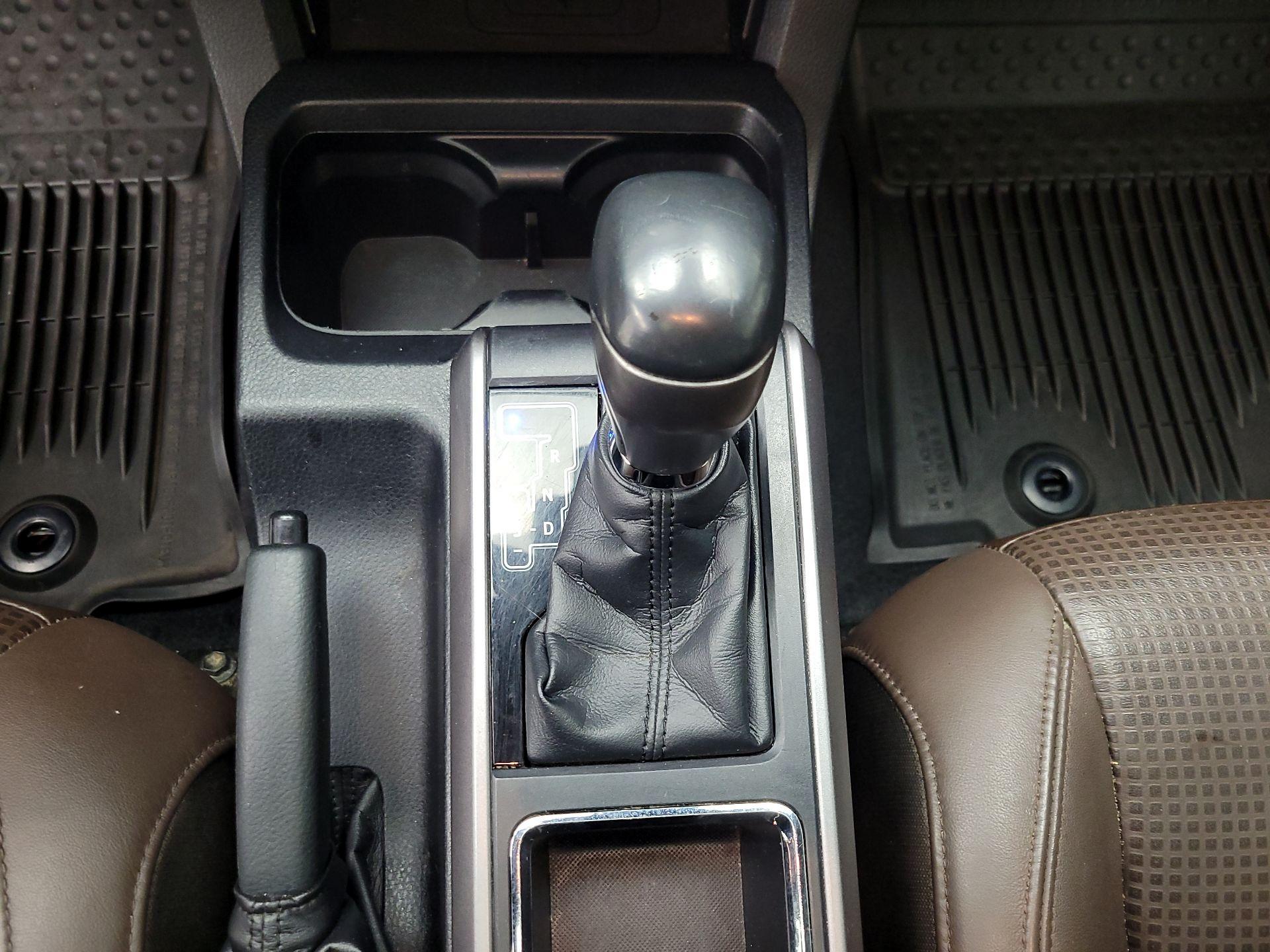 Thumbnail: 2018 Toyota Tacoma - 17