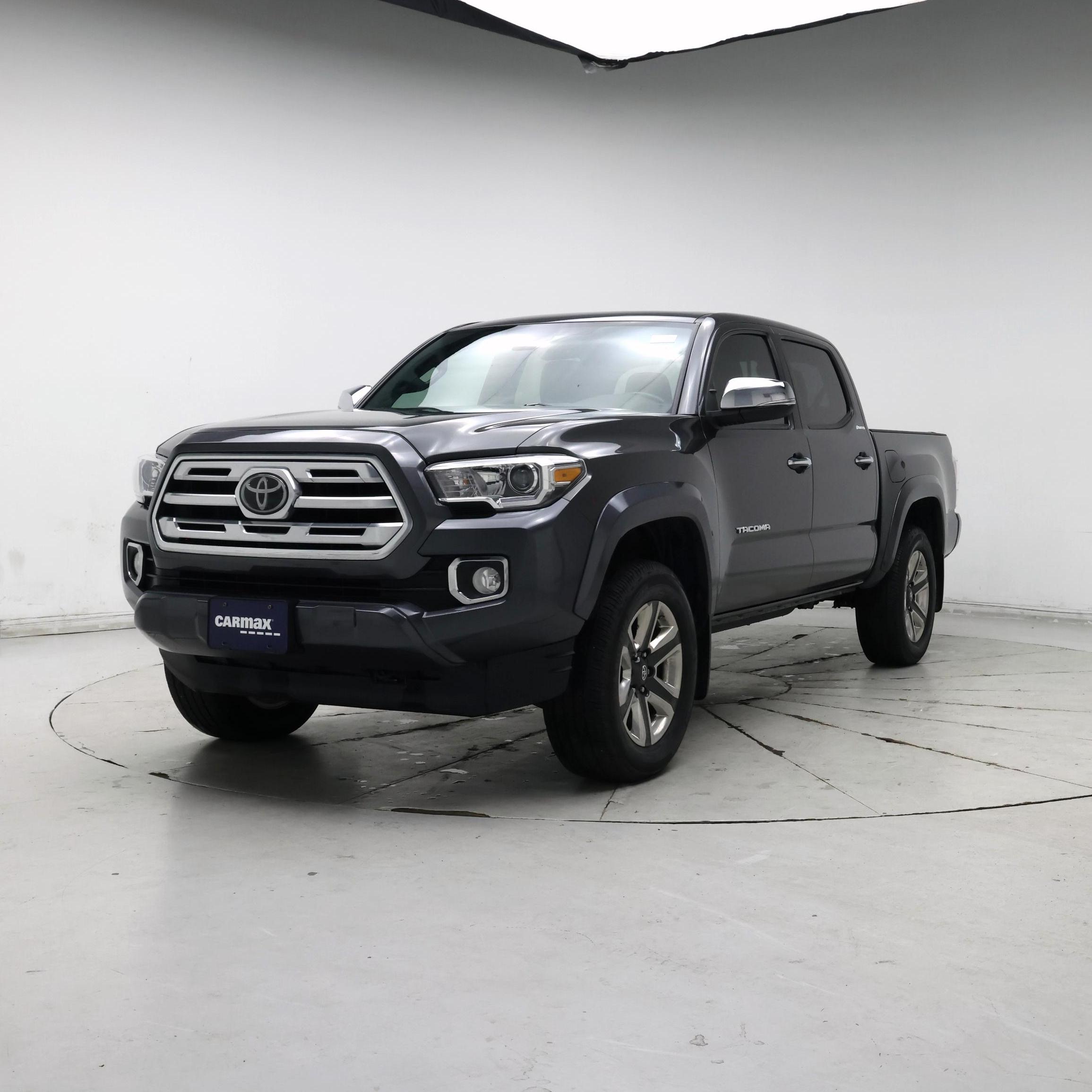 Thumbnail: 2018 Toyota Tacoma - 4