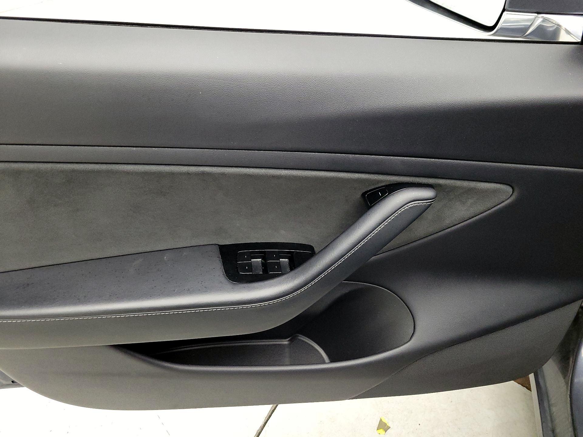 Thumbnail: 2020 Tesla Model 3 - 10