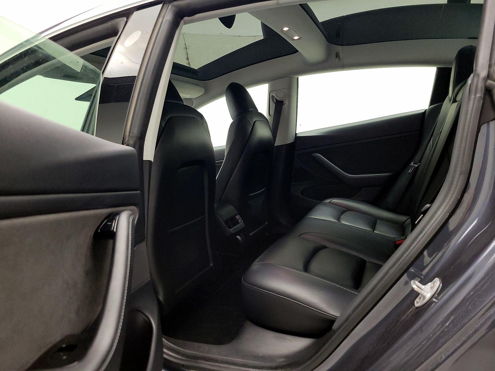 Thumbnail: 2020 Tesla Model 3 - 18