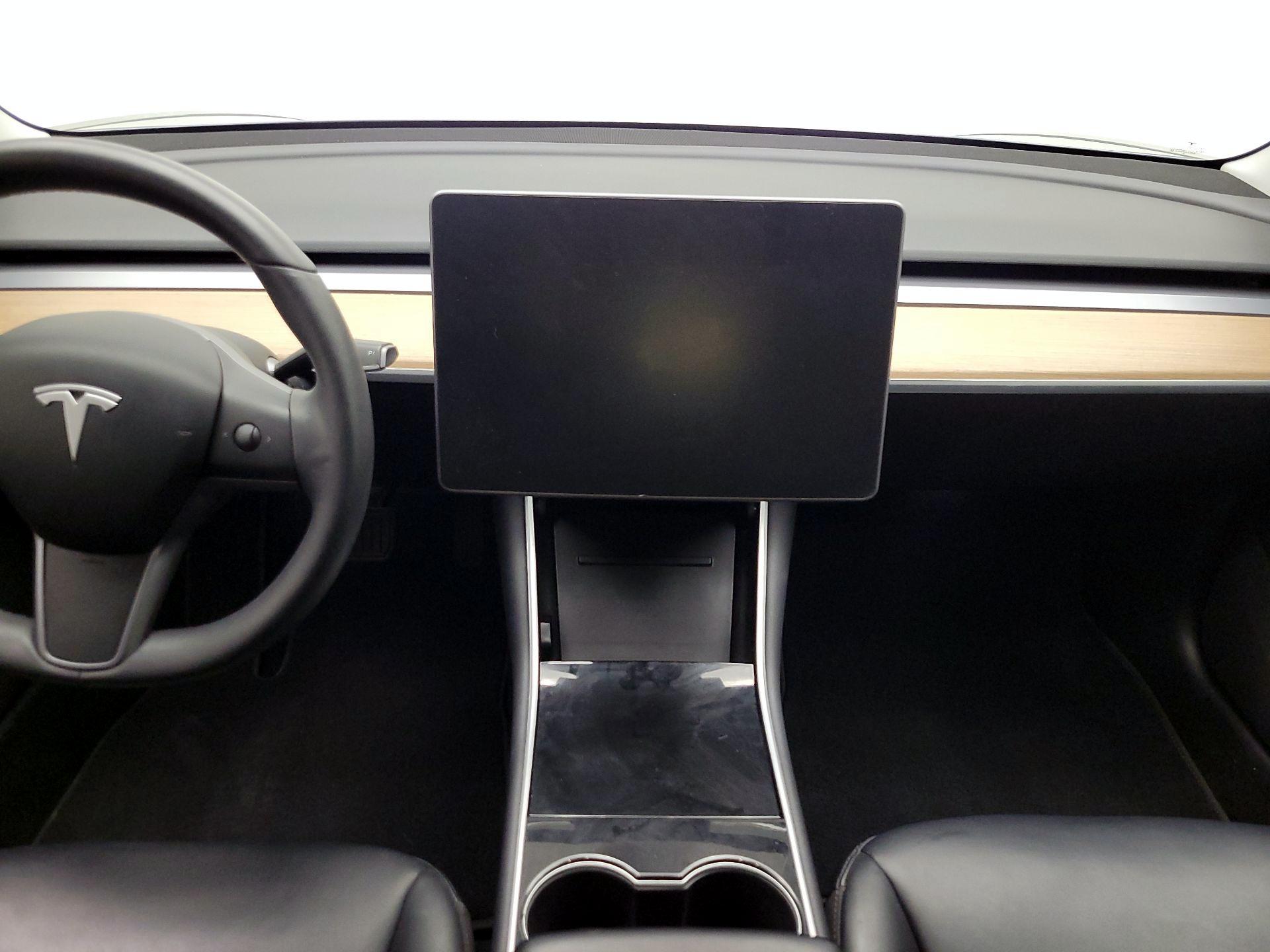 Thumbnail: 2020 Tesla Model 3 - 8