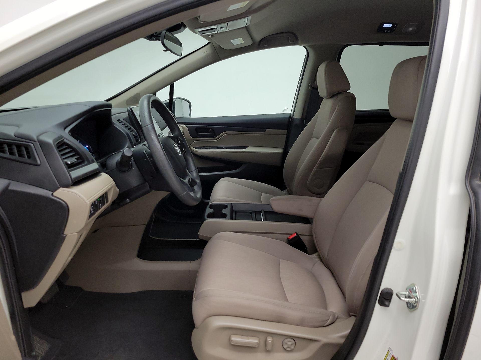 Thumbnail: 2019 Honda Odyssey - 11