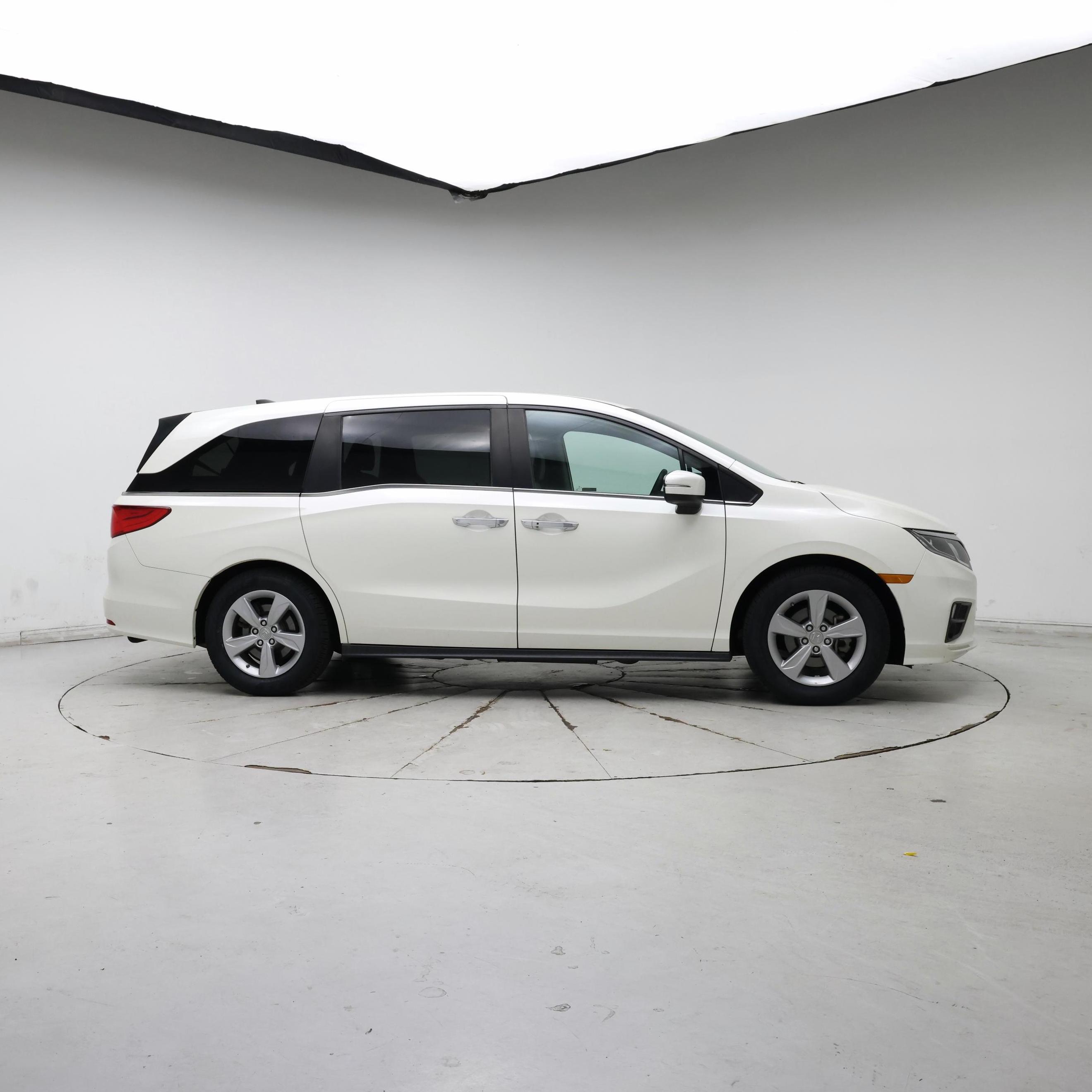 Thumbnail: 2019 Honda Odyssey - 7