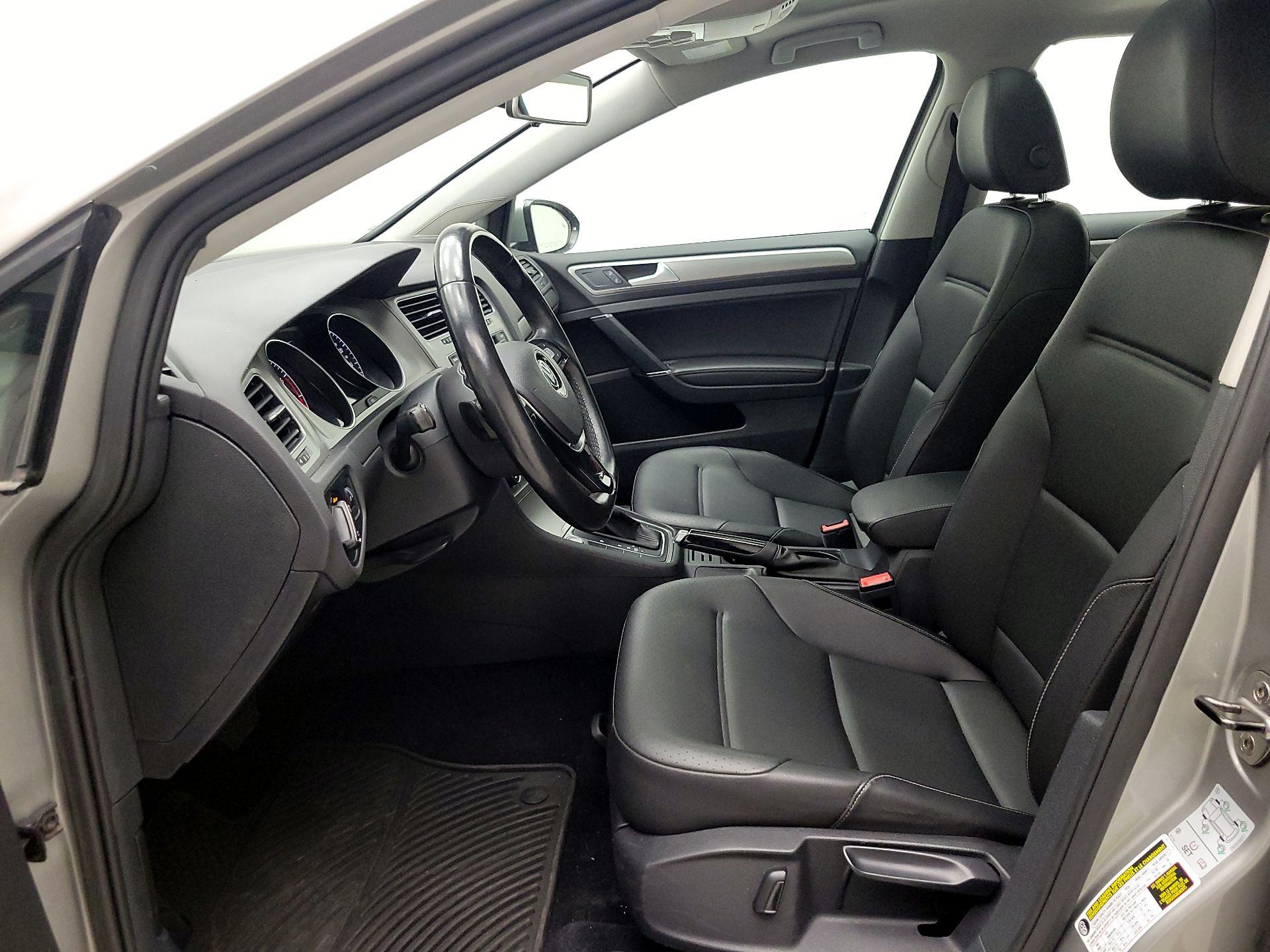 Thumbnail: 2017 Volkswagen Golf - 9