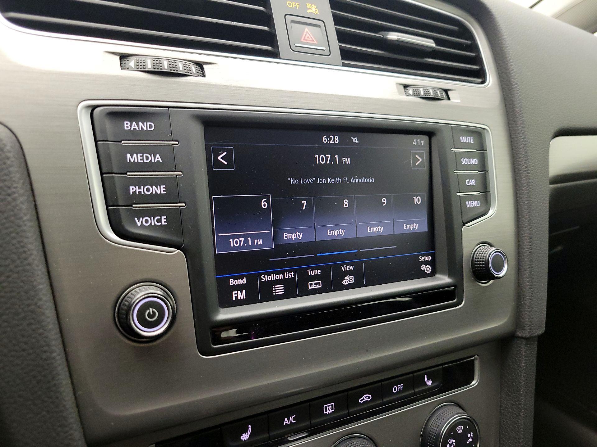 Thumbnail: 2017 Volkswagen Golf - 13