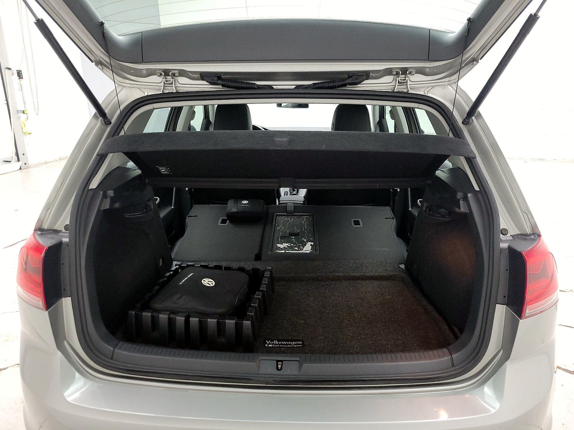 Thumbnail: 2017 Volkswagen Golf - 20