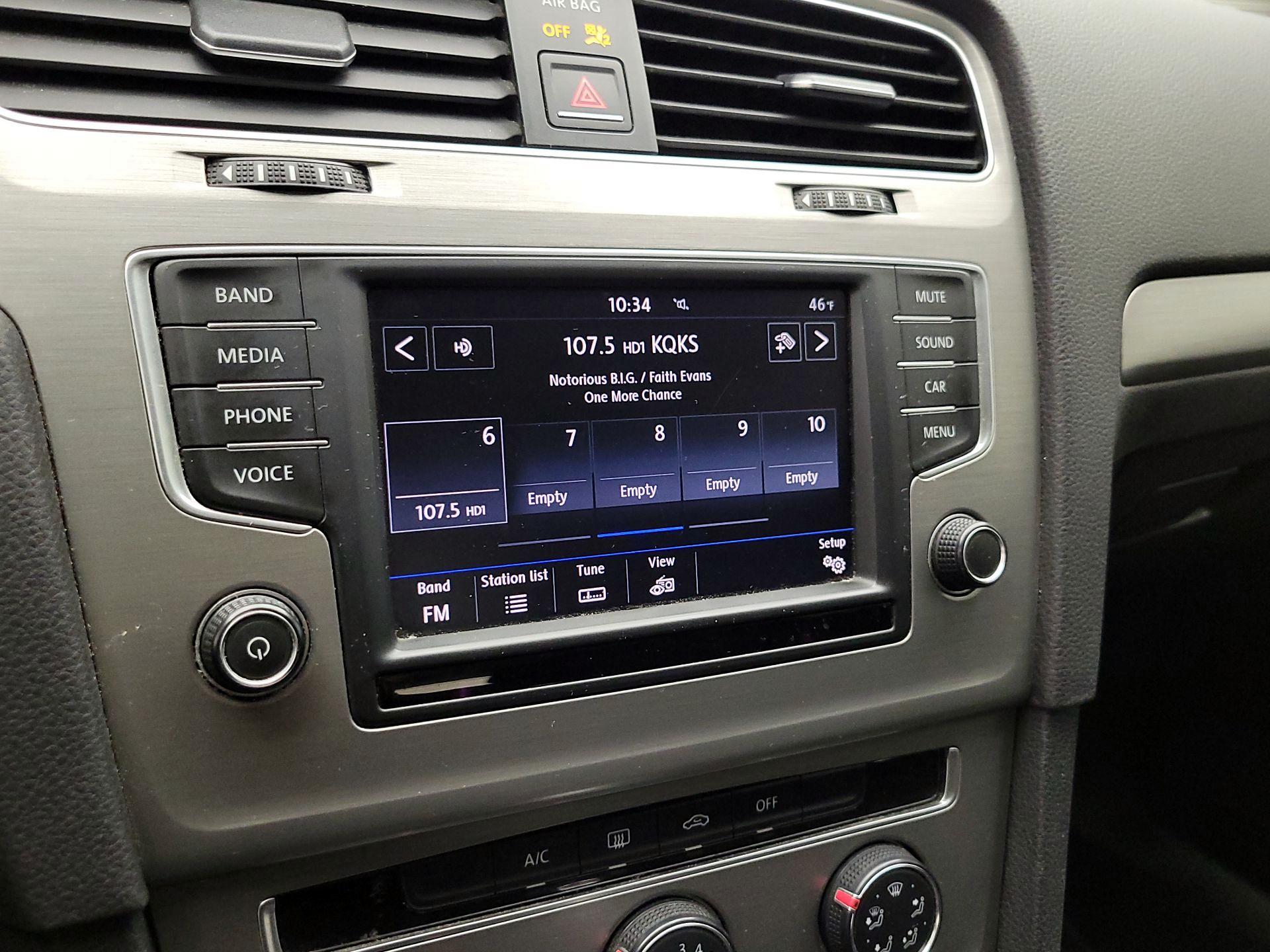 Thumbnail: 2017 Volkswagen Golf - 13