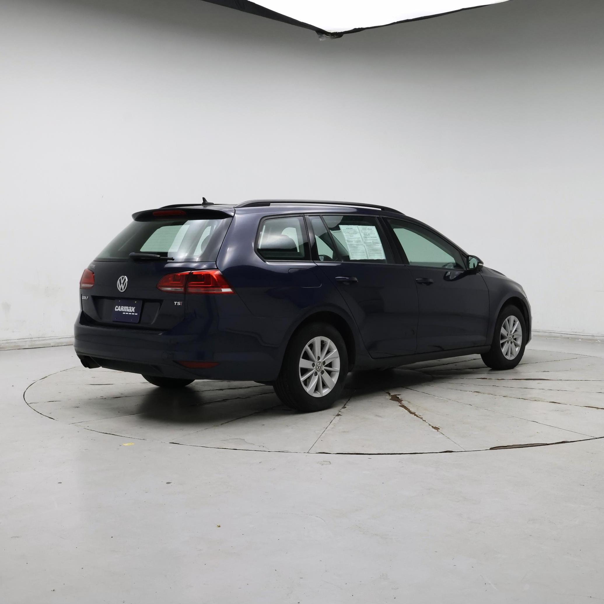 Thumbnail: 2017 Volkswagen Golf - 8