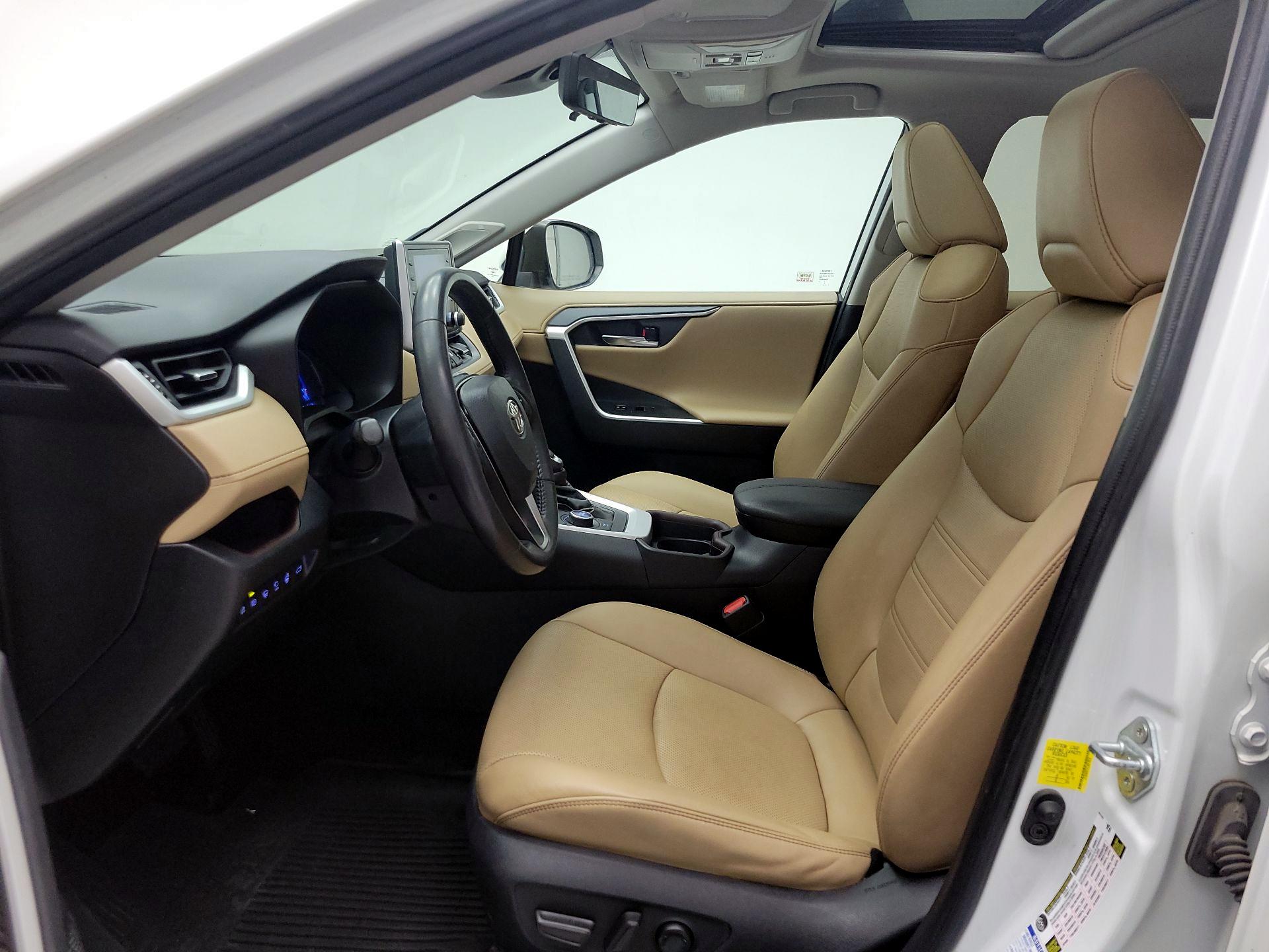 Thumbnail: 2020 Toyota RAV4 - 9