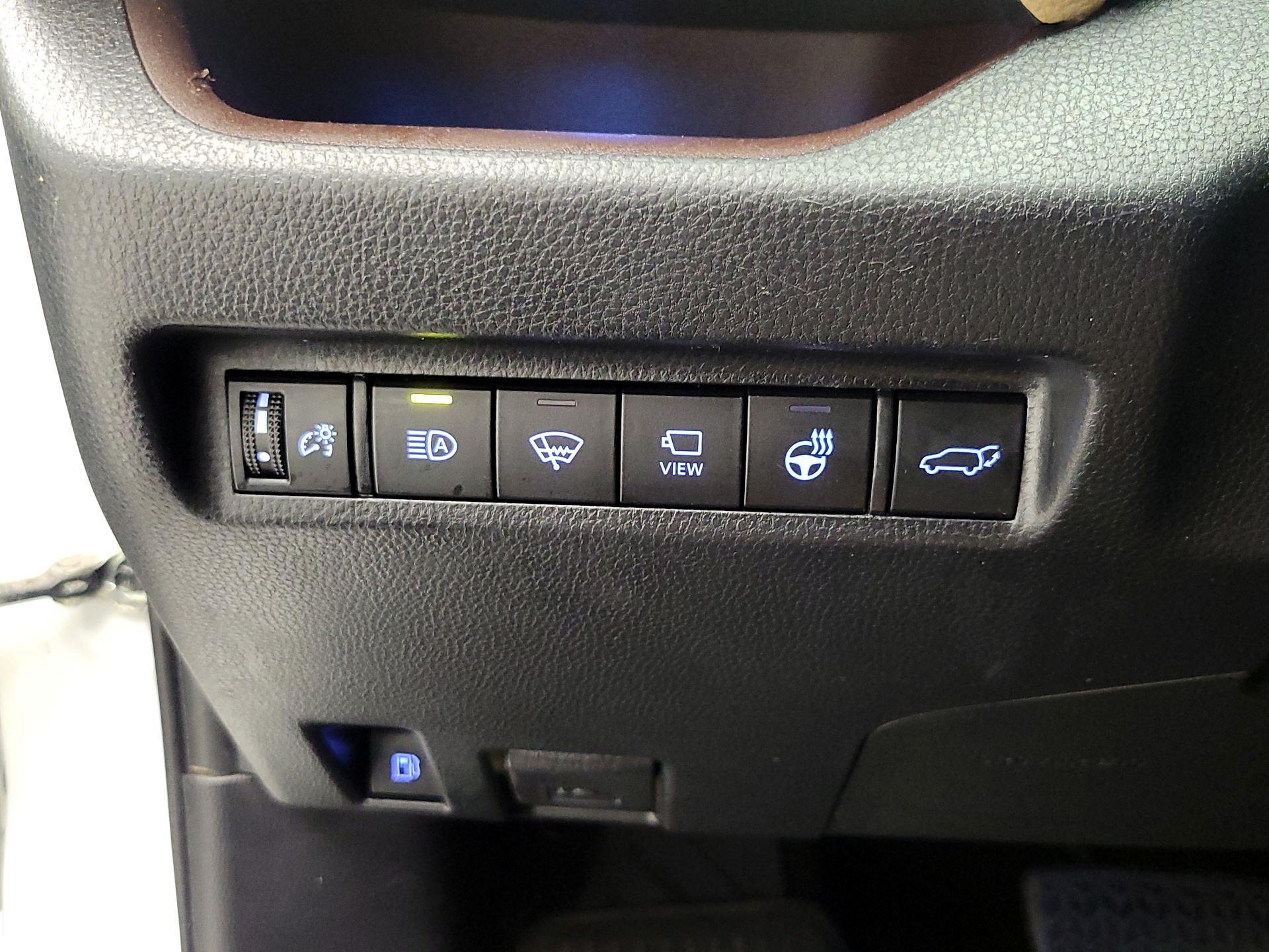 Thumbnail: 2020 Toyota RAV4 - 11