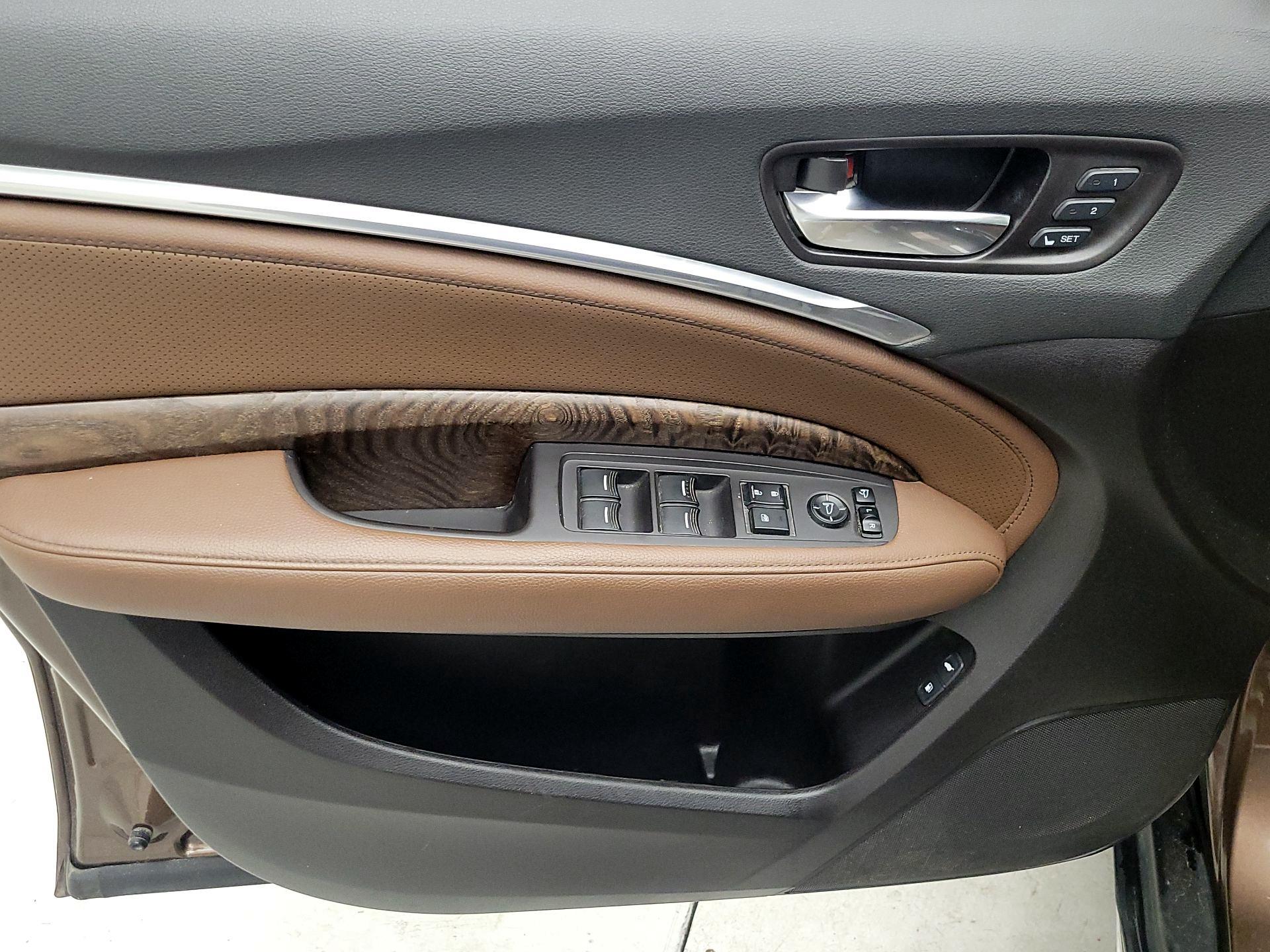 Thumbnail: 2019 Acura MDX - 10