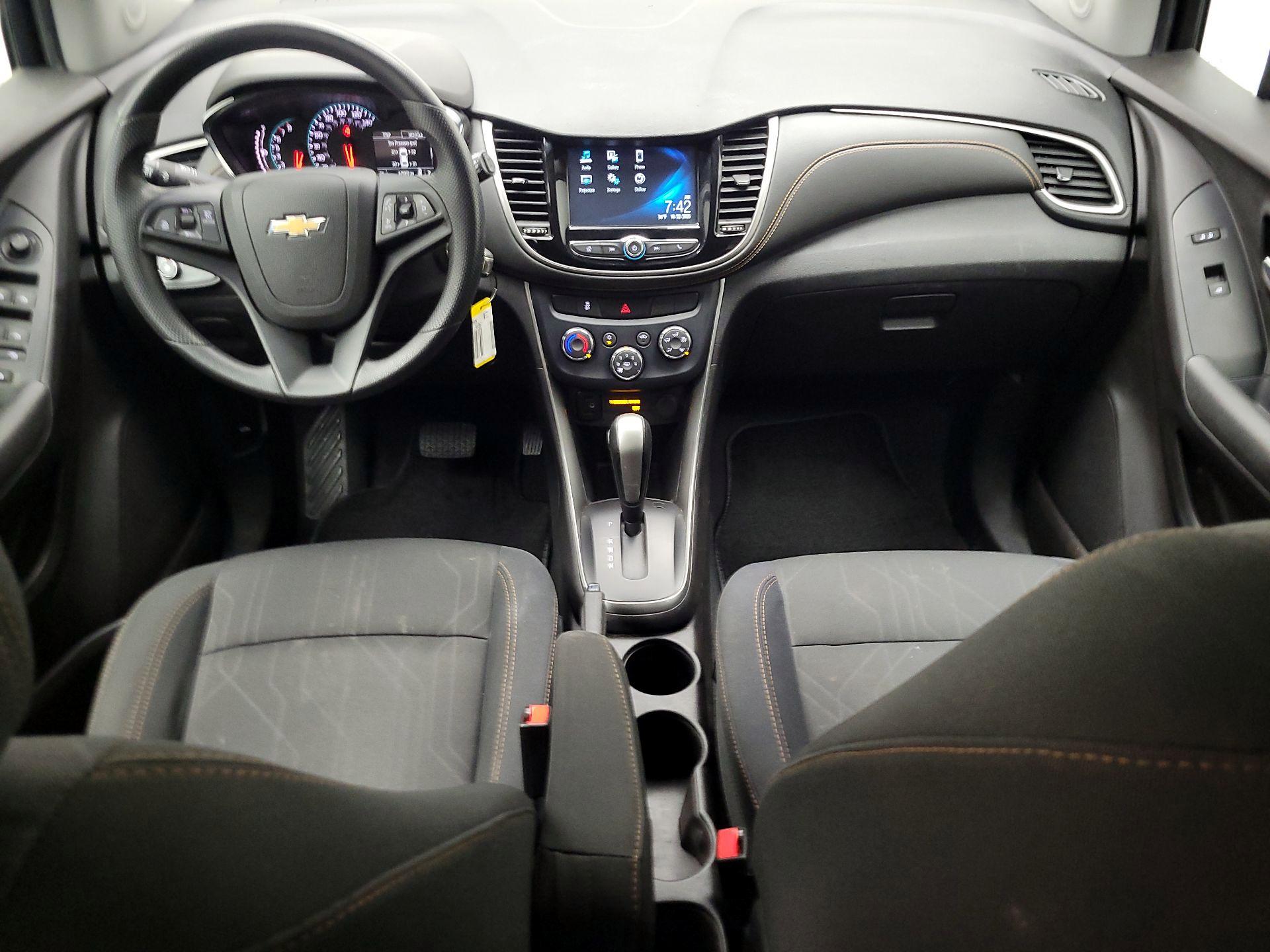 Thumbnail: 2017 Chevrolet Trax - 9