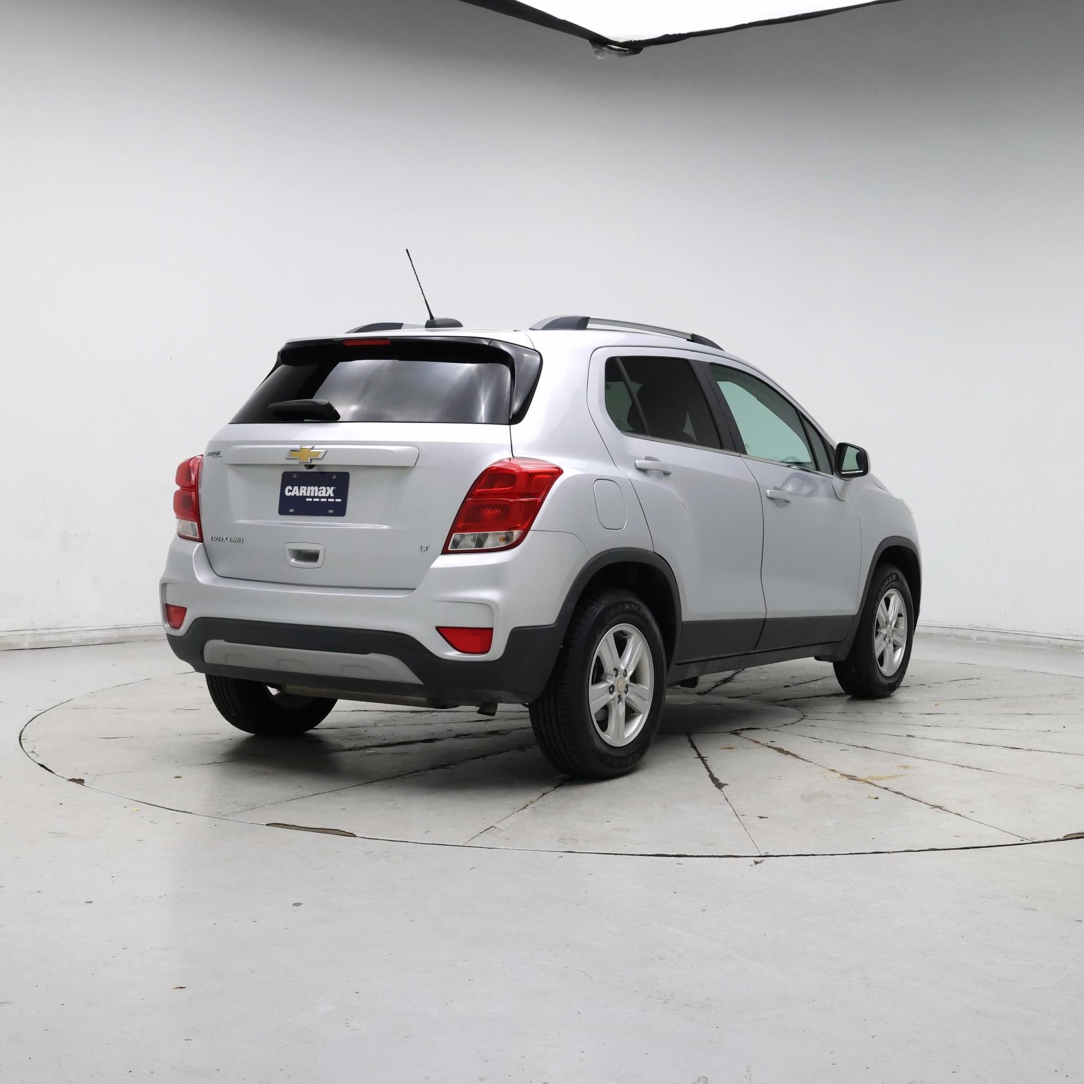 Thumbnail: 2017 Chevrolet Trax - 8