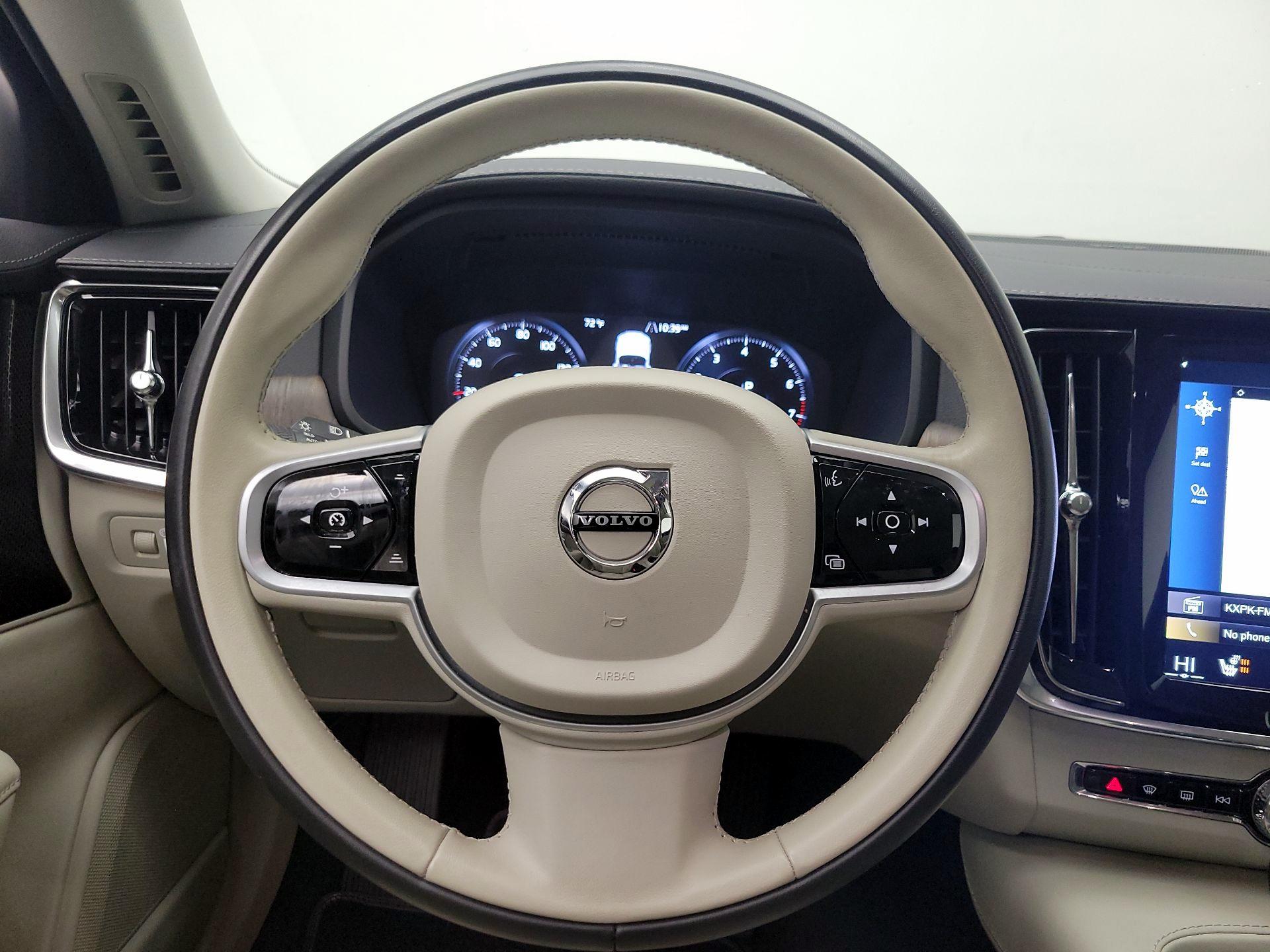 Thumbnail: 2021 Volvo S90 - 10