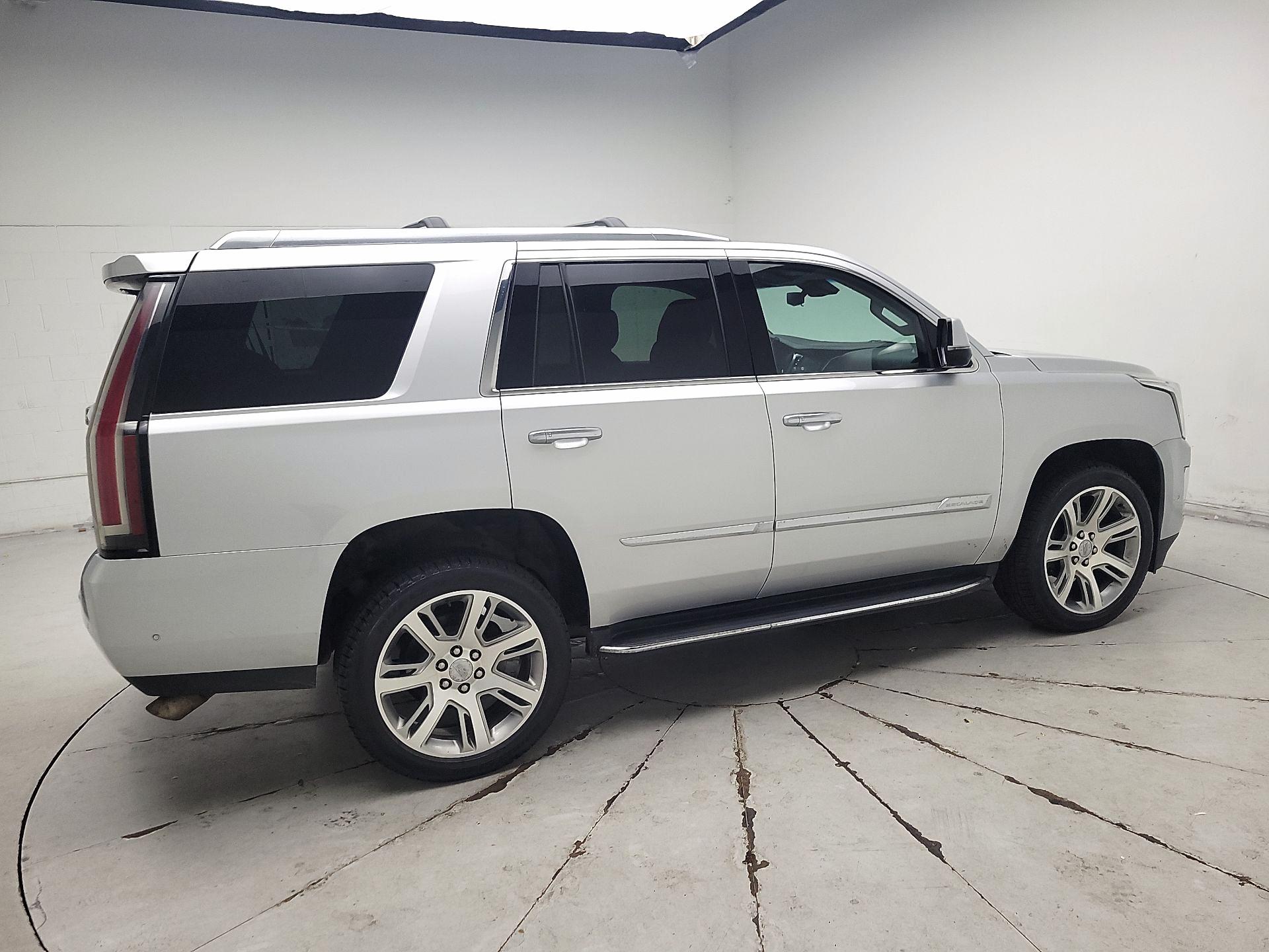 Thumbnail: 2020 Cadillac Escalade - 4