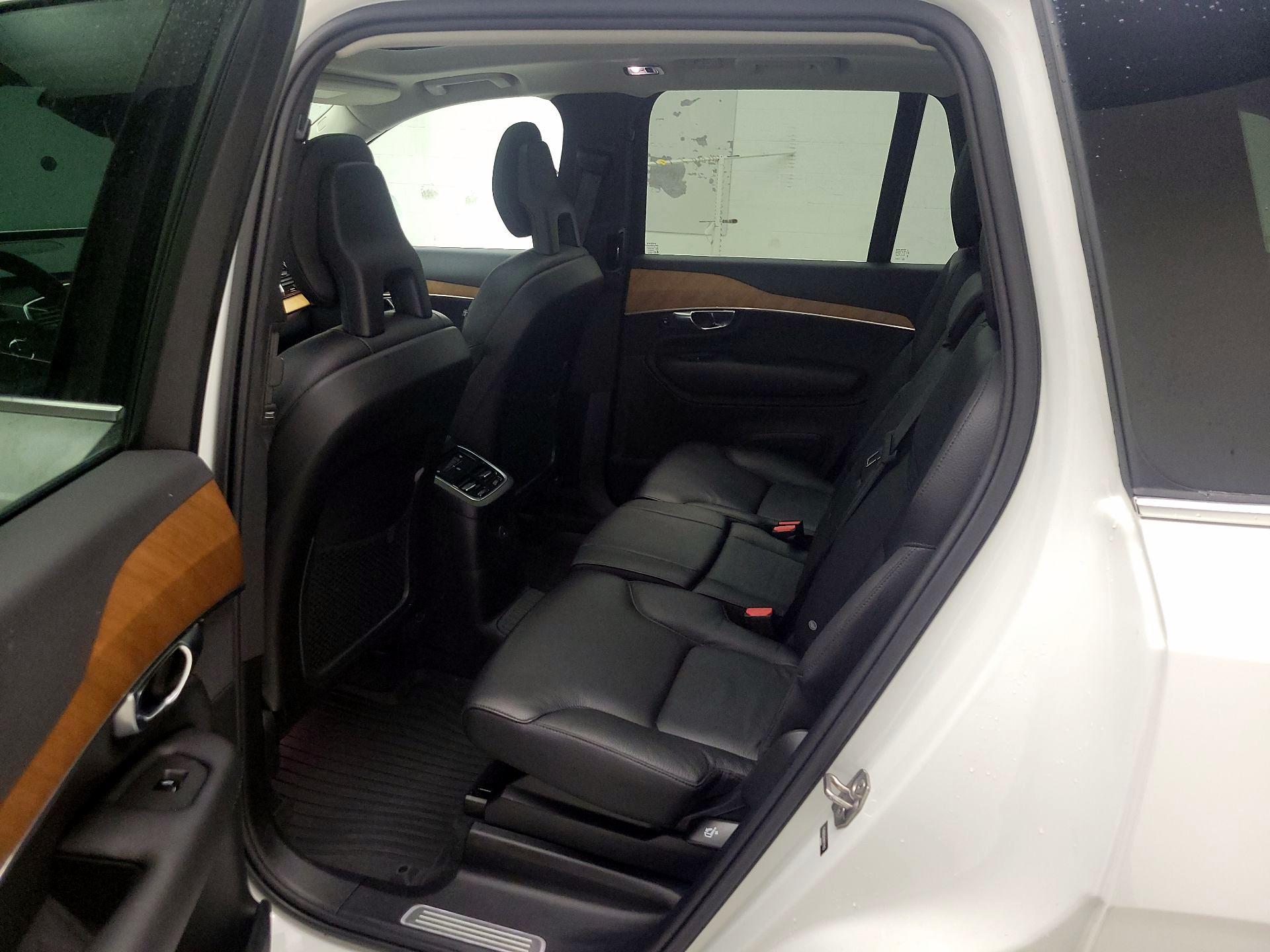 Thumbnail: 2022 Volvo XC90 - 19