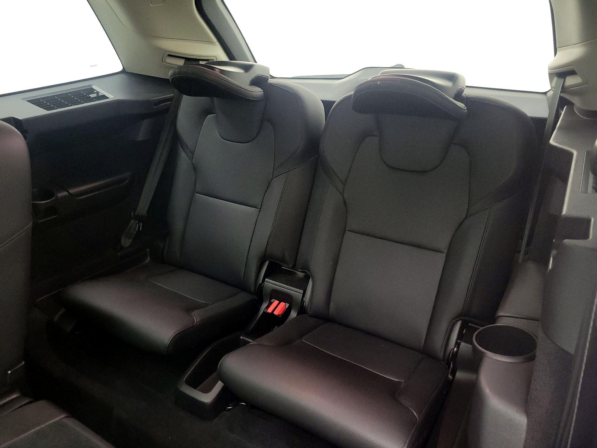 Thumbnail: 2022 Volvo XC90 - 20