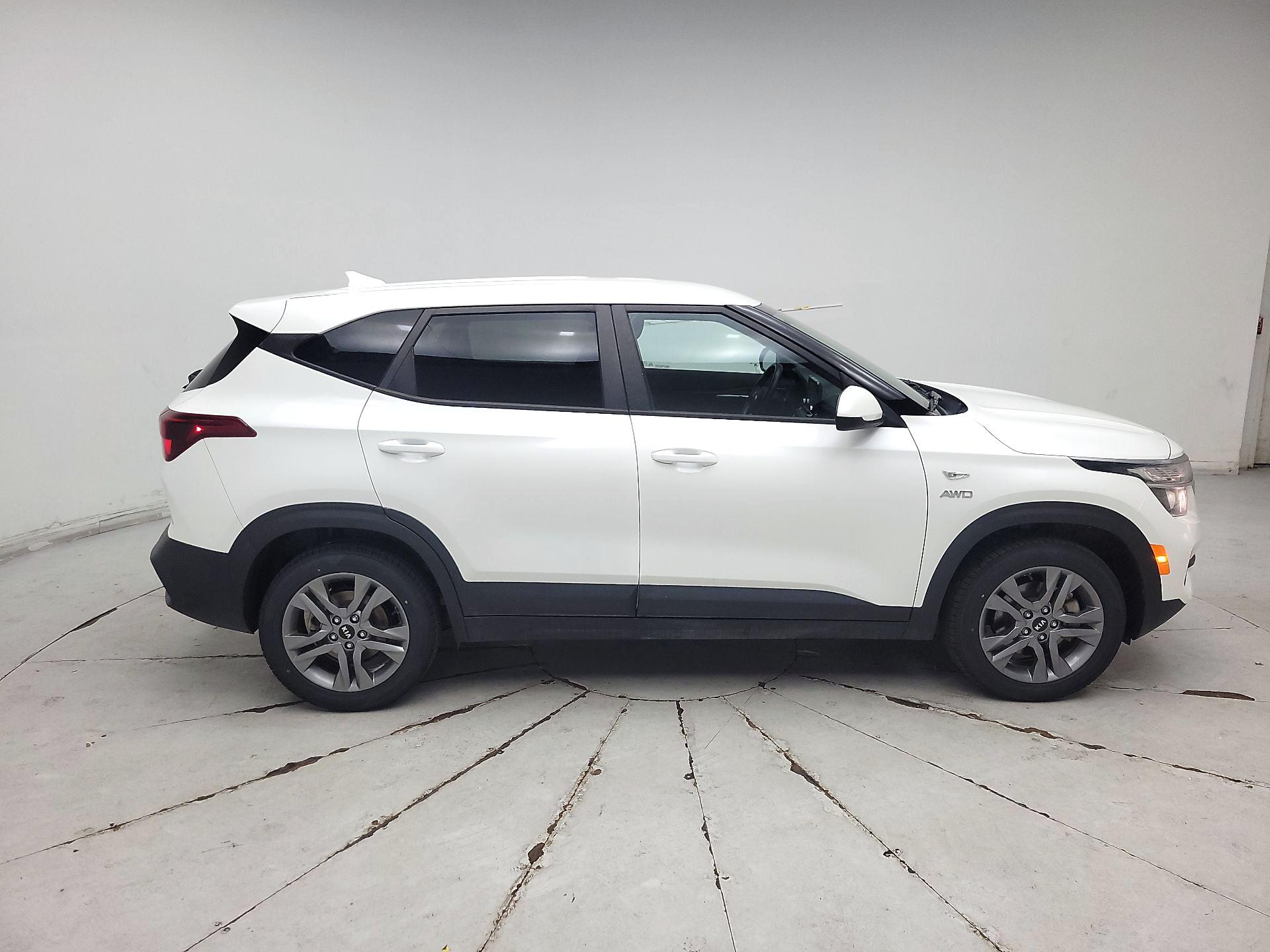 Thumbnail: 2021 Kia Seltos - 4