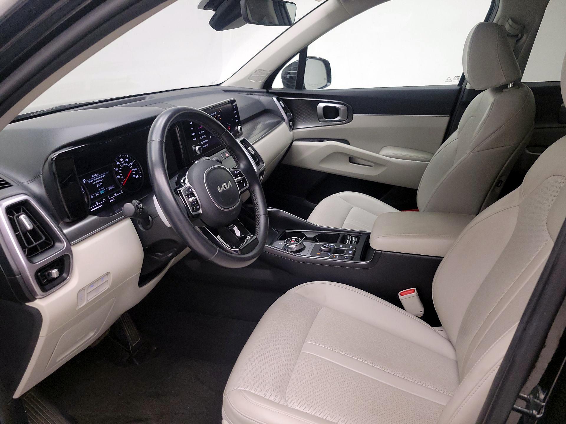 Thumbnail: 2023 Kia Sorento - 11