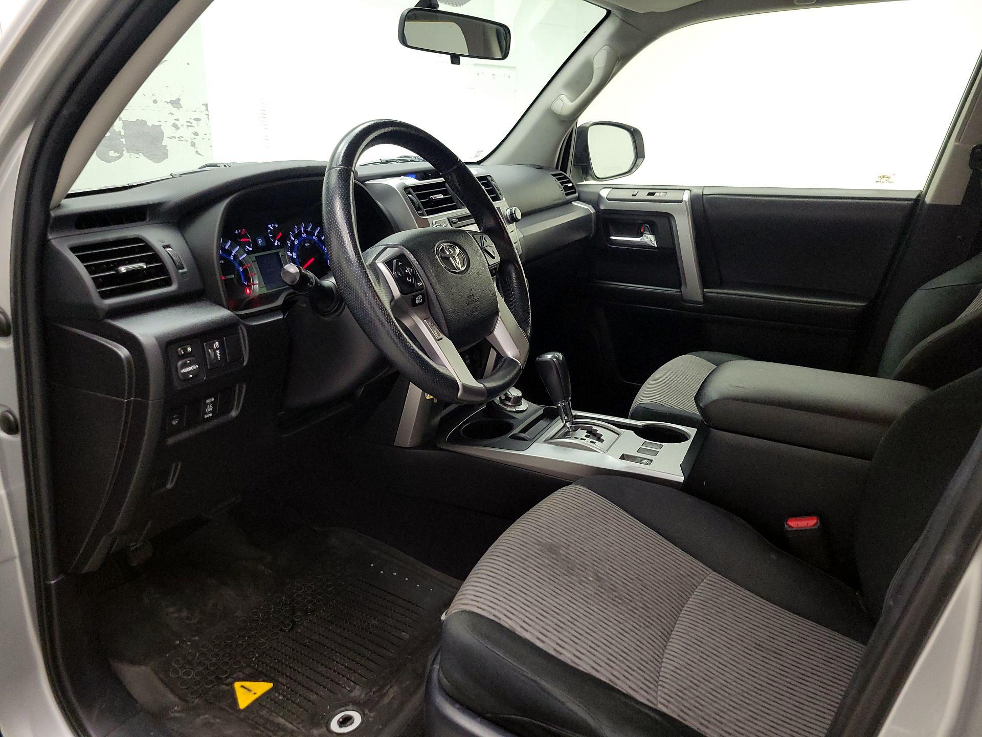 Thumbnail: 2016 Toyota 4Runner - 9