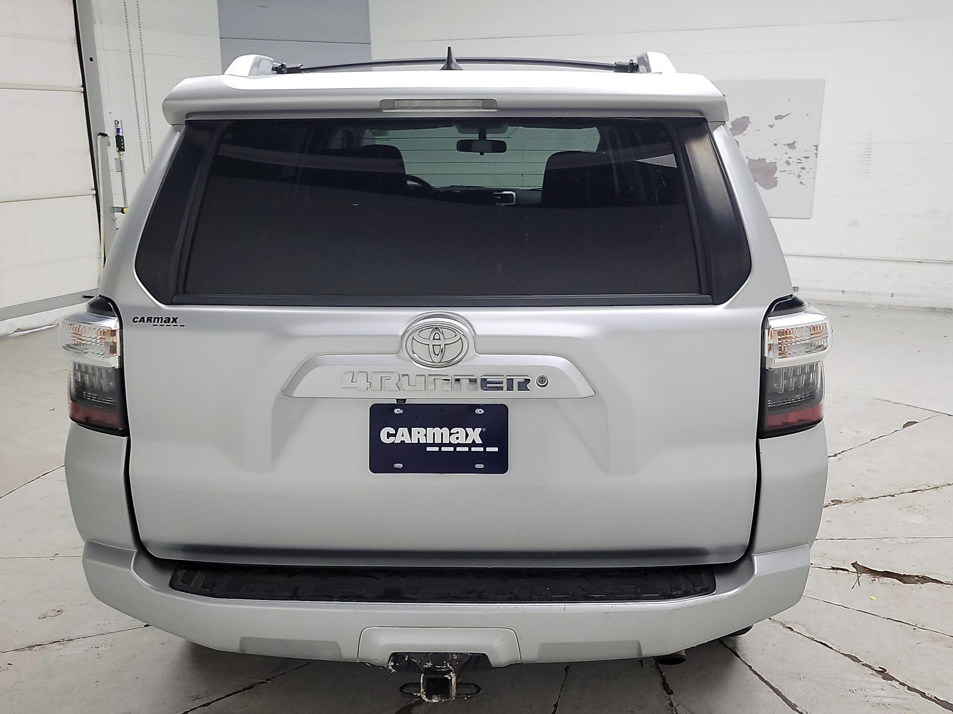 Thumbnail: 2016 Toyota 4Runner - 6