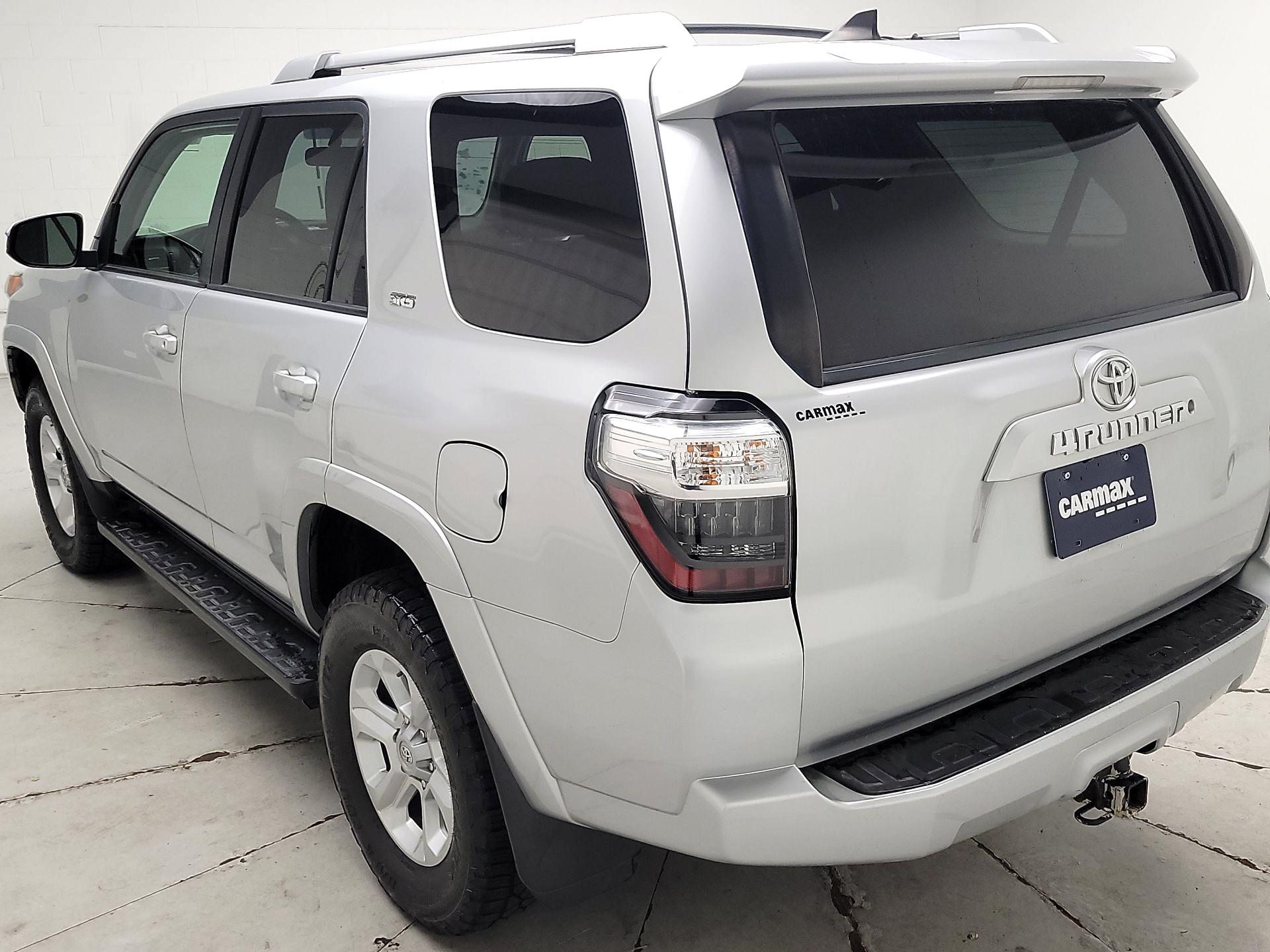 Thumbnail: 2016 Toyota 4Runner - 7