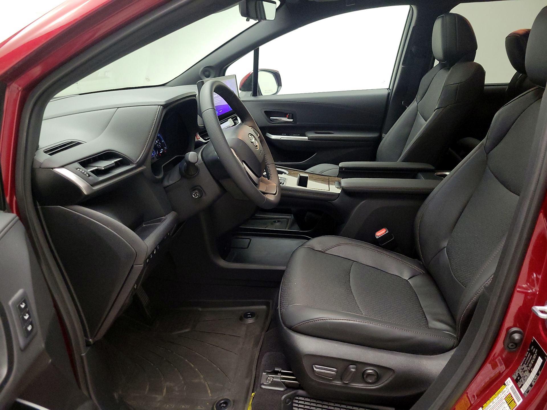 Thumbnail: 2025 Toyota Sienna - 9