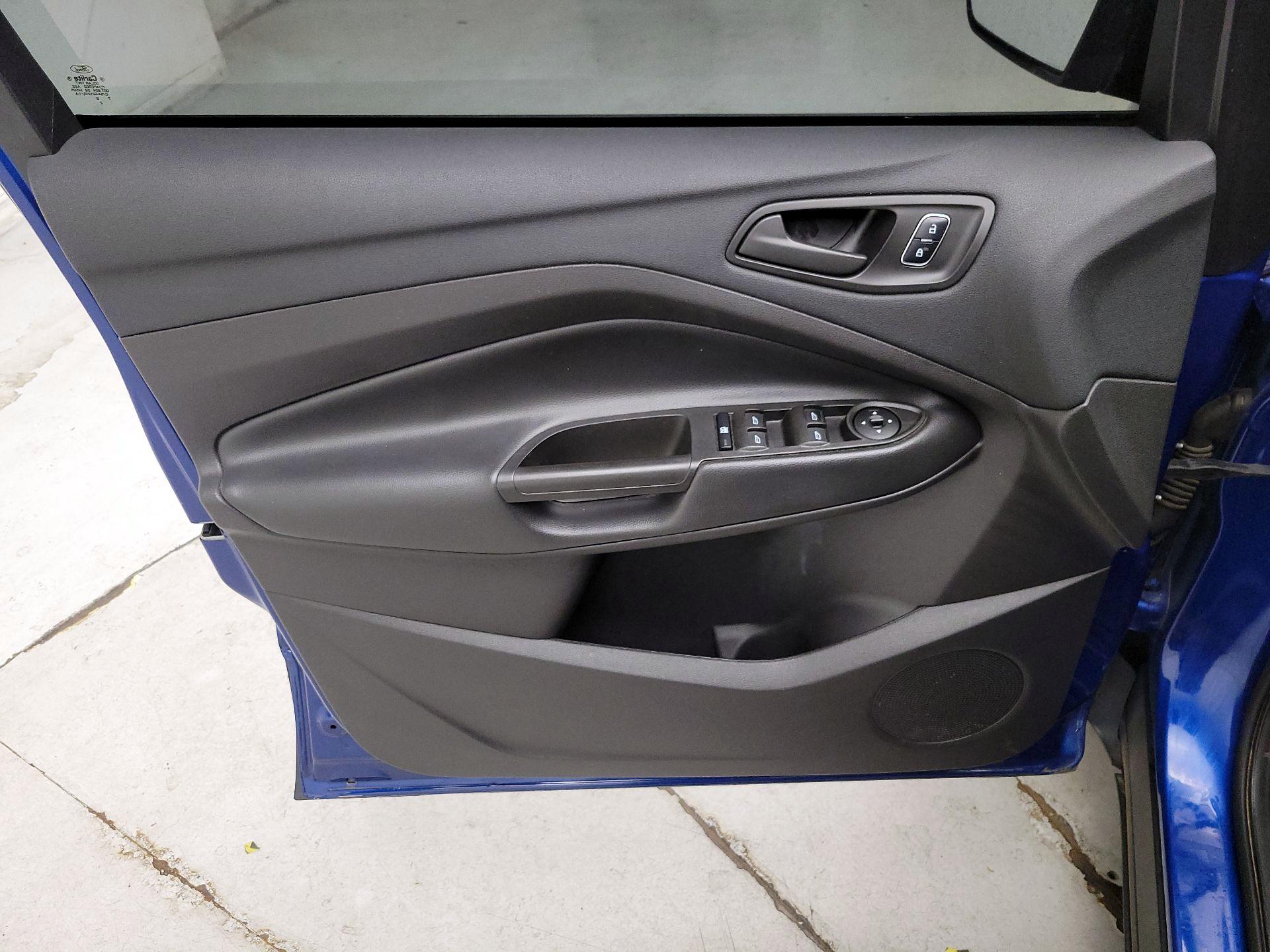 Thumbnail: 2017 Ford Escape - 10