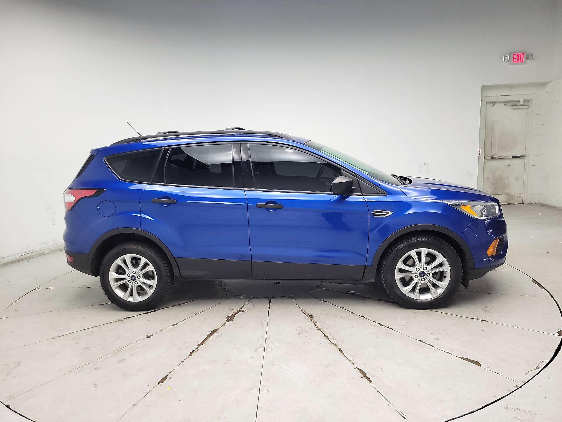 Thumbnail: 2017 Ford Escape - 4