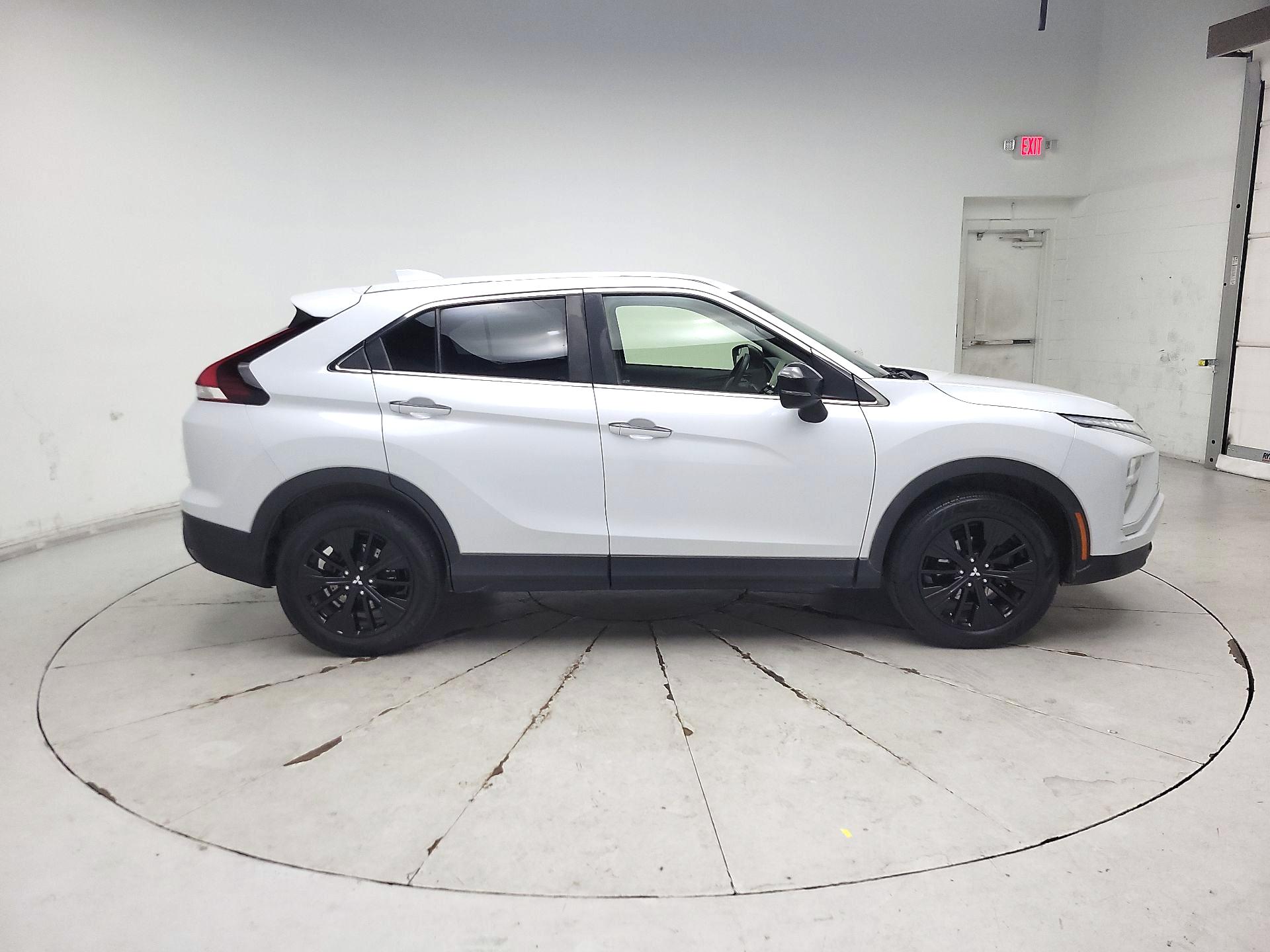 Thumbnail: 2022 Mitsubishi Eclipse Cross - 4