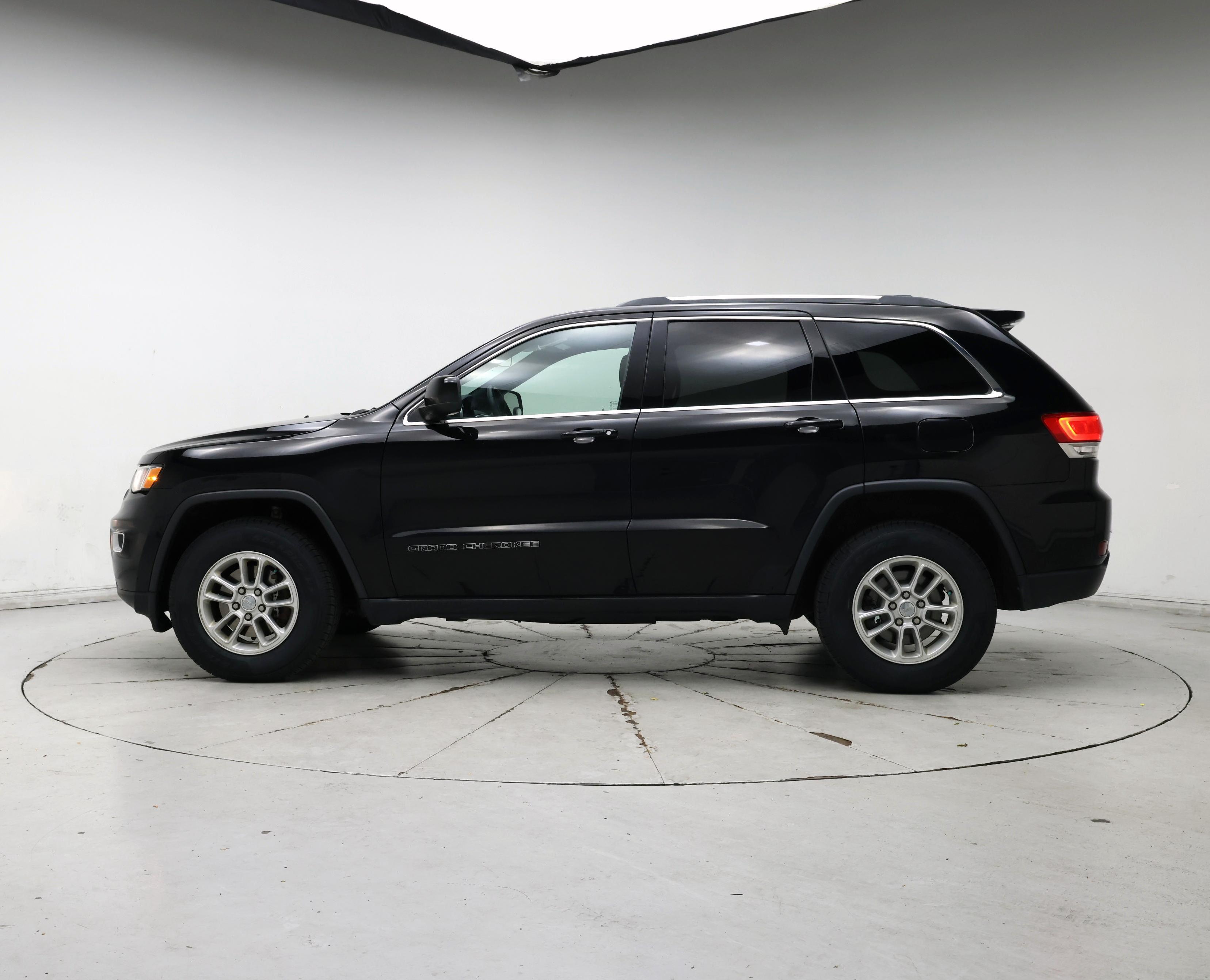 Thumbnail: 2018 Jeep Grand Cherokee - 3