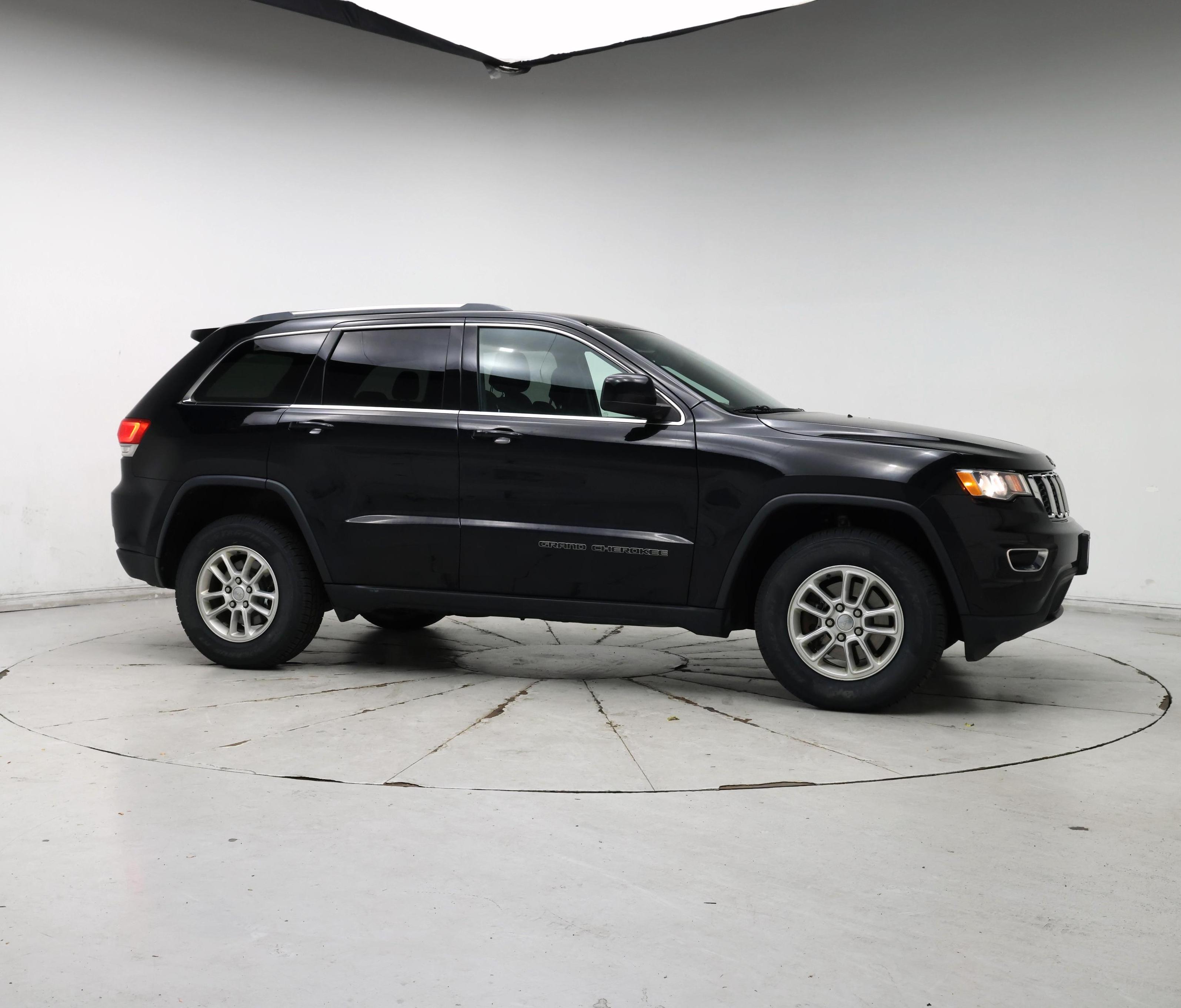 Thumbnail: 2018 Jeep Grand Cherokee - 7