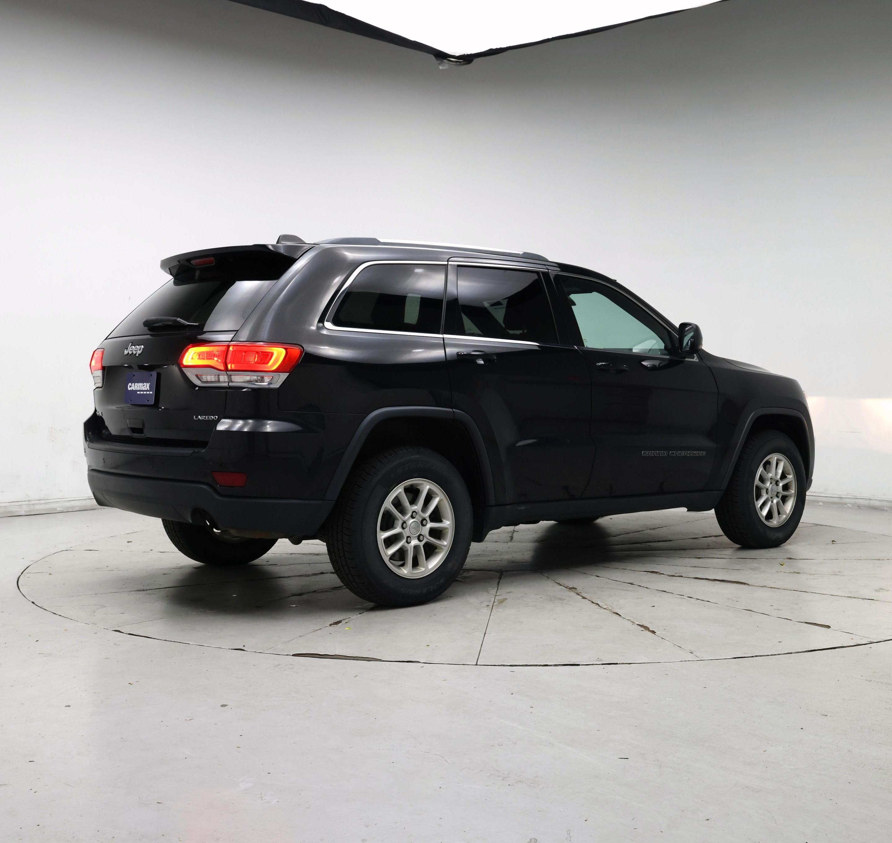 Thumbnail: 2018 Jeep Grand Cherokee - 8