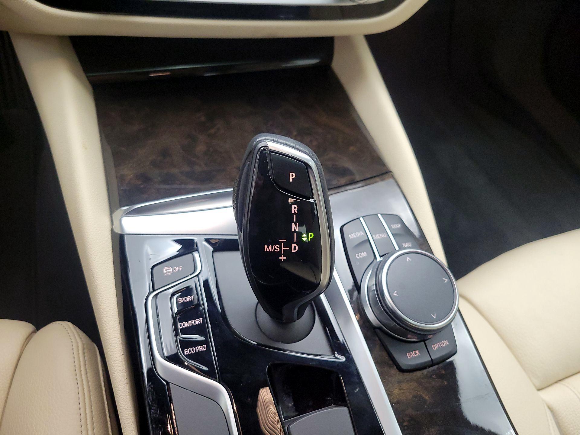 Thumbnail: 2017 BMW 5 Series - 16