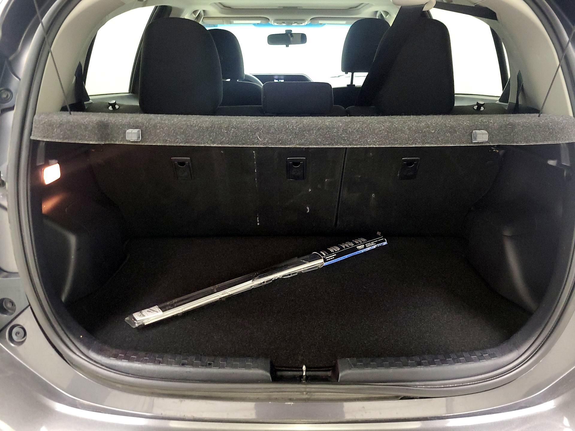 Thumbnail: 2015 Toyota Prius c - 18