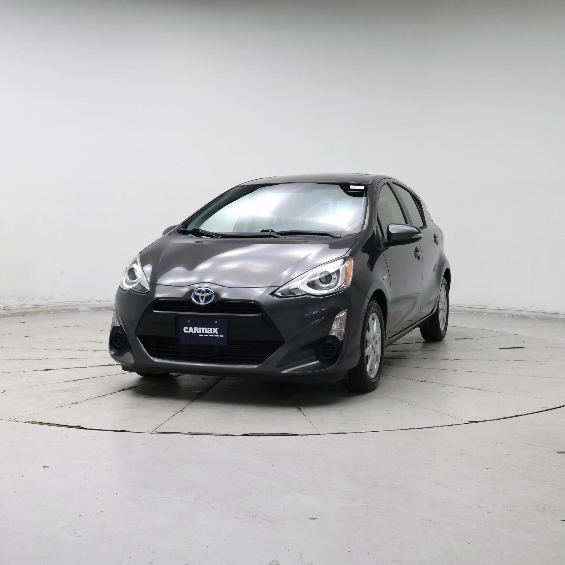 Thumbnail: 2015 Toyota Prius c - 4