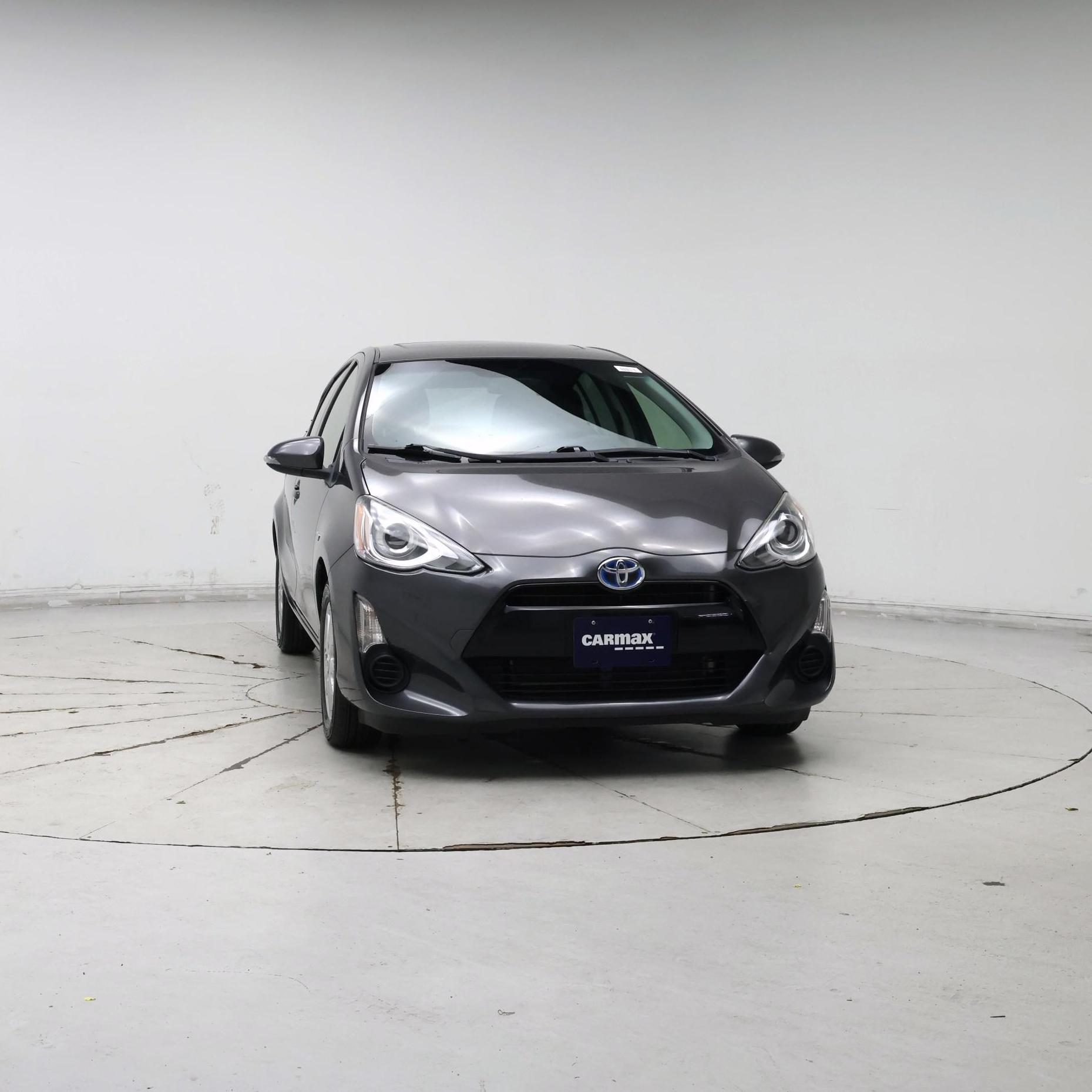 Thumbnail: 2015 Toyota Prius c - 5