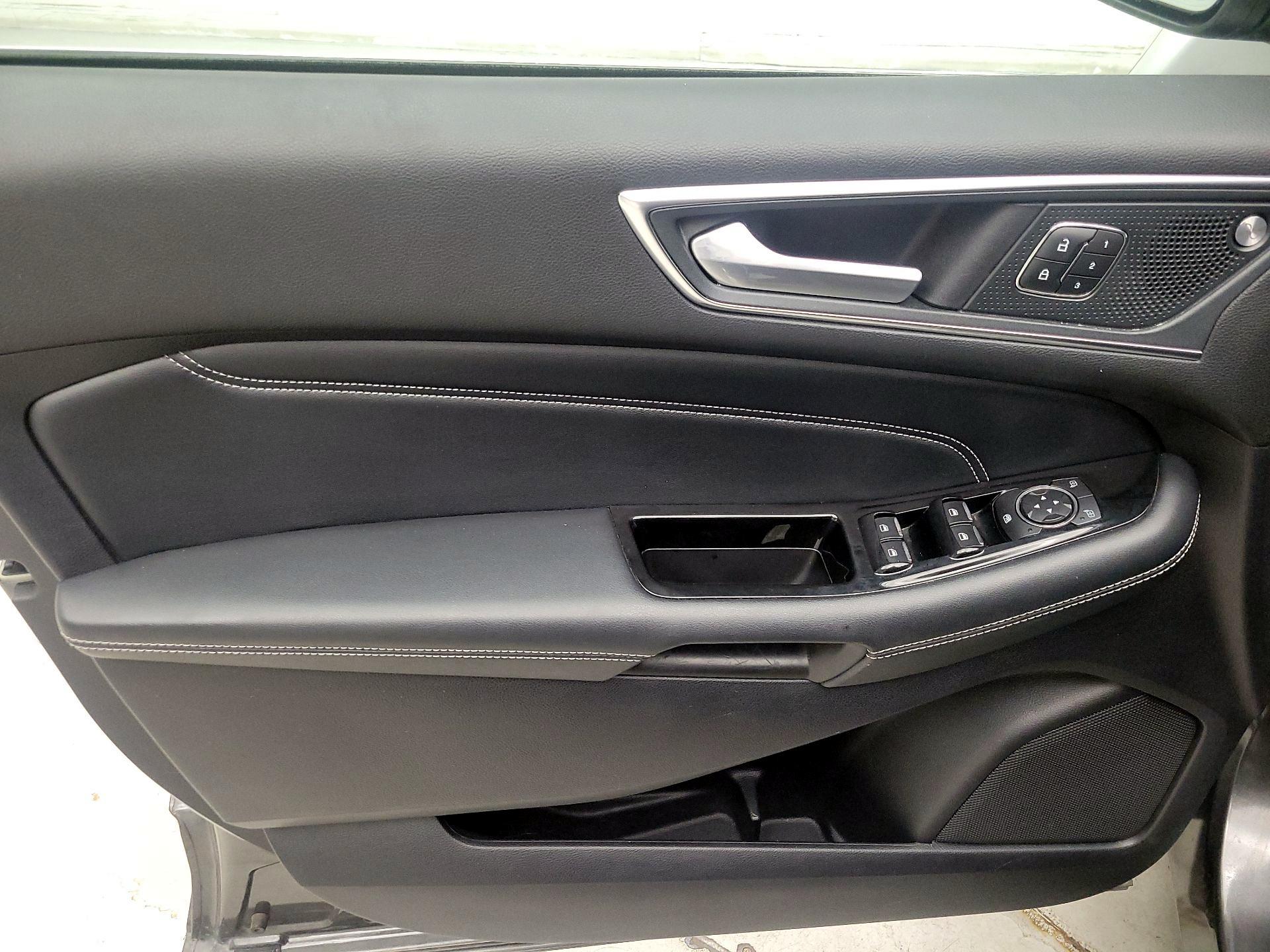 Thumbnail: 2019 Ford Edge - 12
