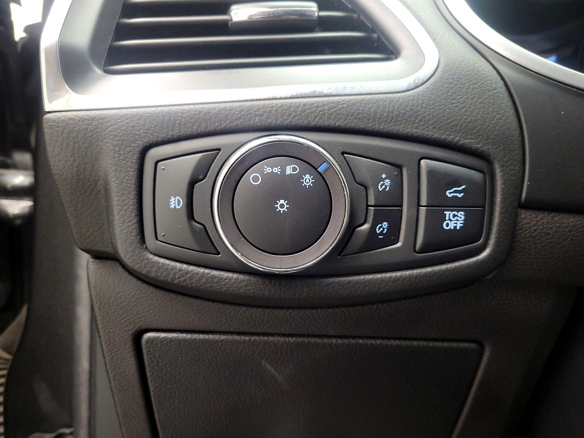 Thumbnail: 2019 Ford Edge - 13
