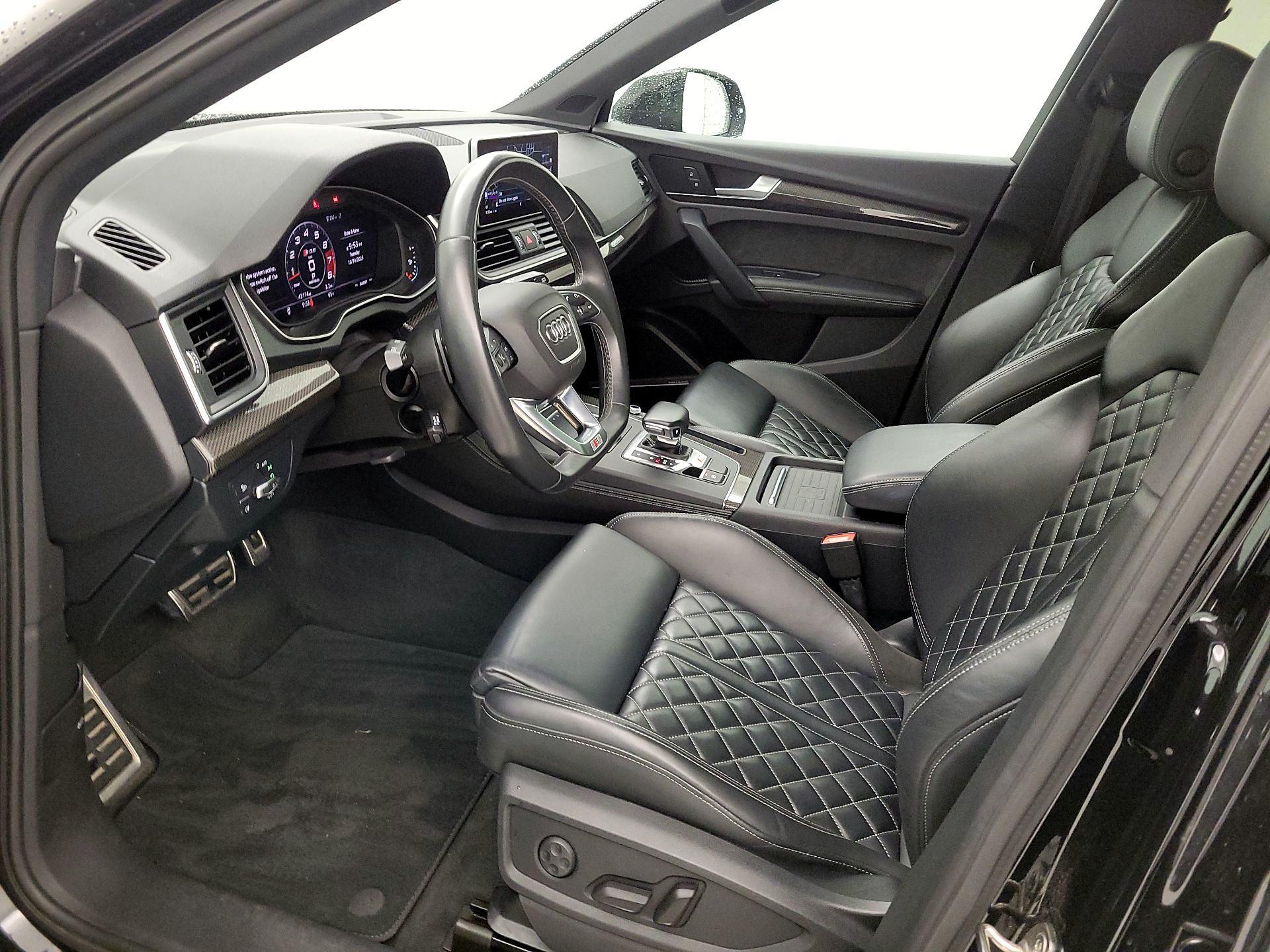 Thumbnail: 2020 Audi SQ5 - 11