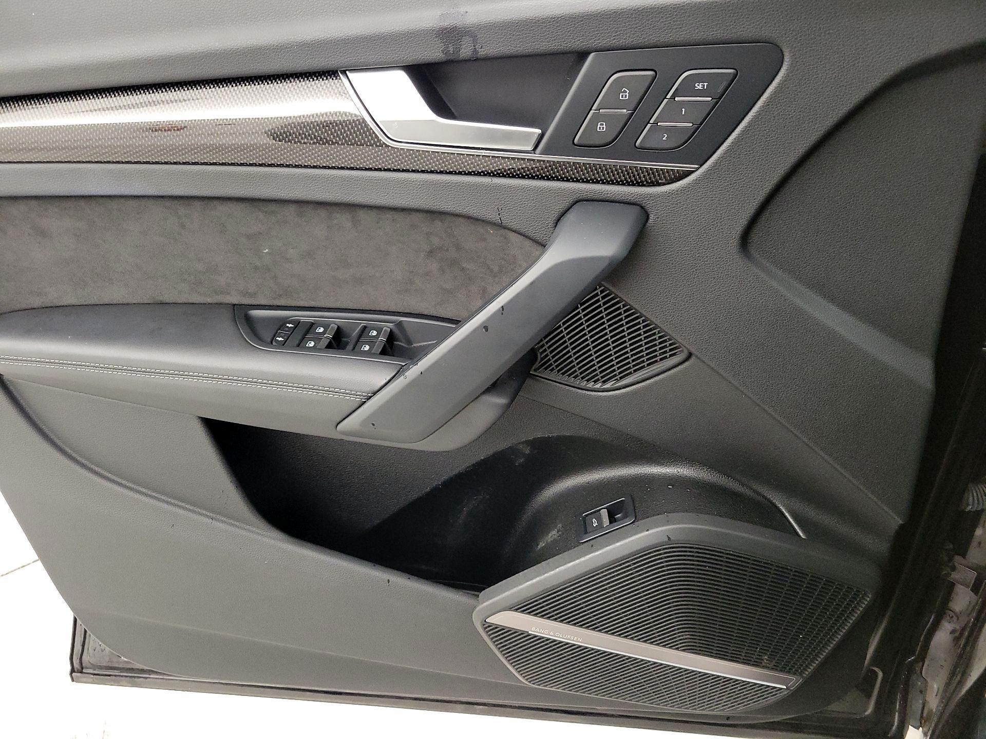 Thumbnail: 2020 Audi SQ5 - 12